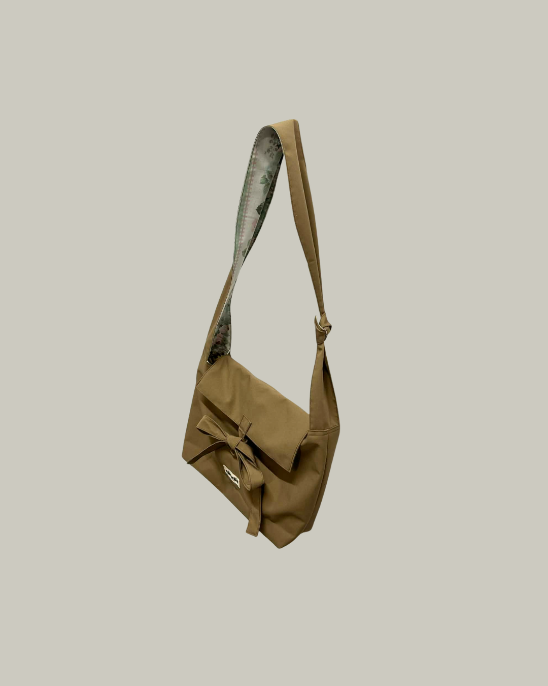 olivia-bandouliere-impermeable-brun-3.png