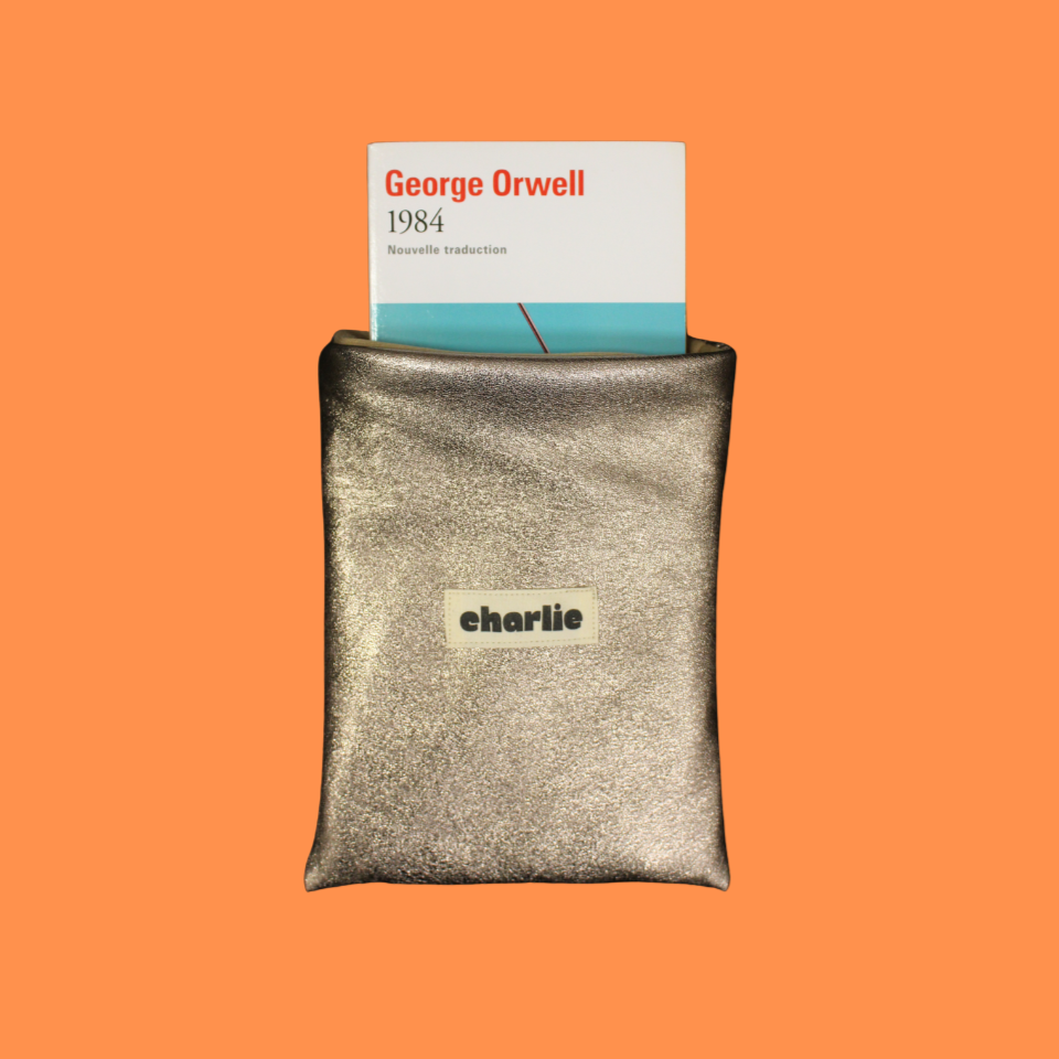 pochette-livre-petit-format-cuir-paillette-2.png