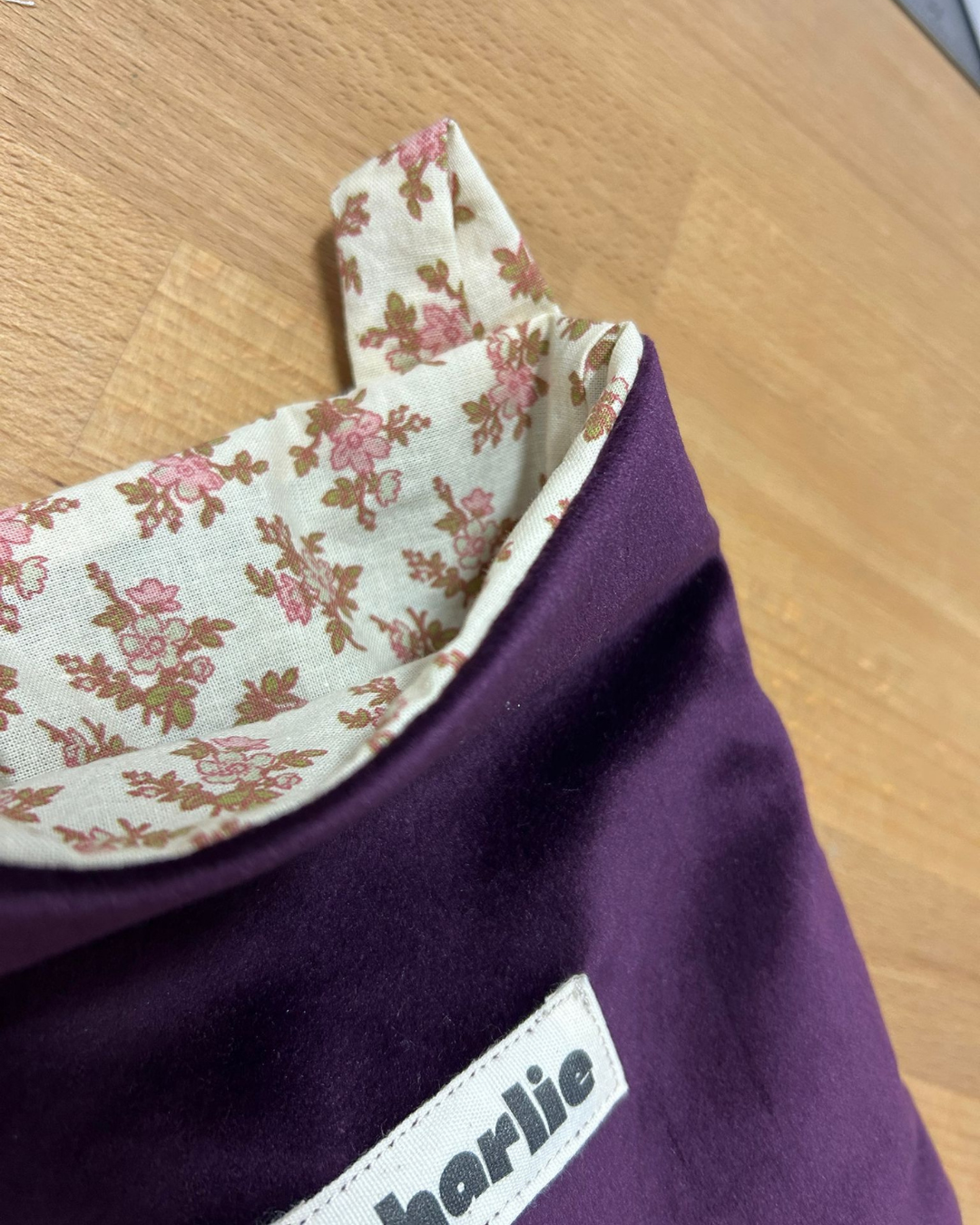 pochette-kindle-petit-livre-velours violet-2.png