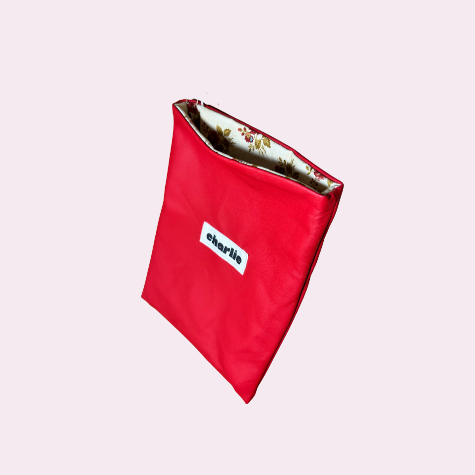 pochette-kindle-petit-livre-cuir-rouge-vif-2.png