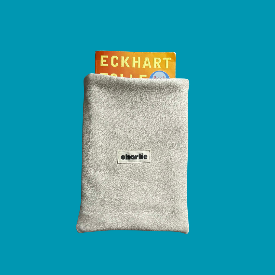 pochette-livre-grand-format-cuir-crac-creme-1.png