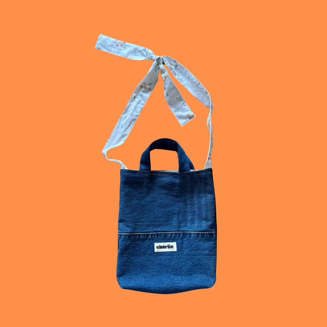 le-mini-sac-ajustable-réversible-fleurs-jeans-flow-6.png