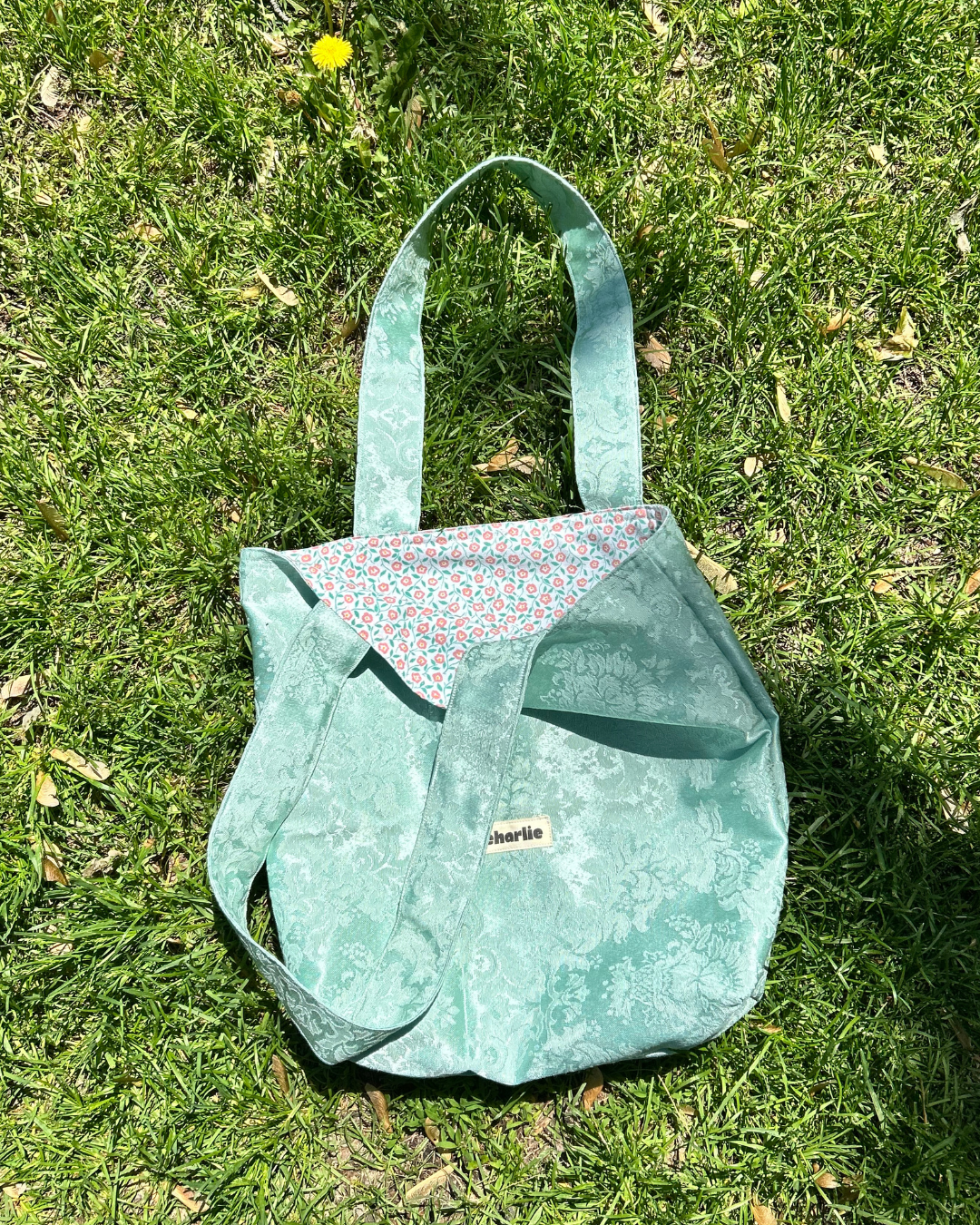 Le Tote-sac-réversible-turquoise-2.png