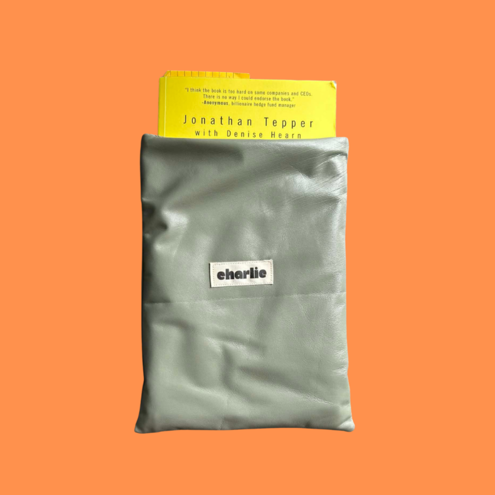 pochette-livre-grand-format-cuir-pistache-2.png