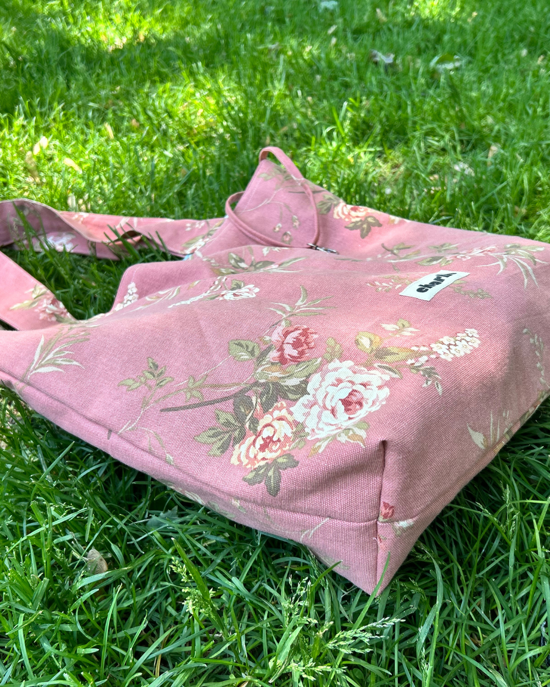 Le Tote-sac-réversible-rose-fleurs-6.png