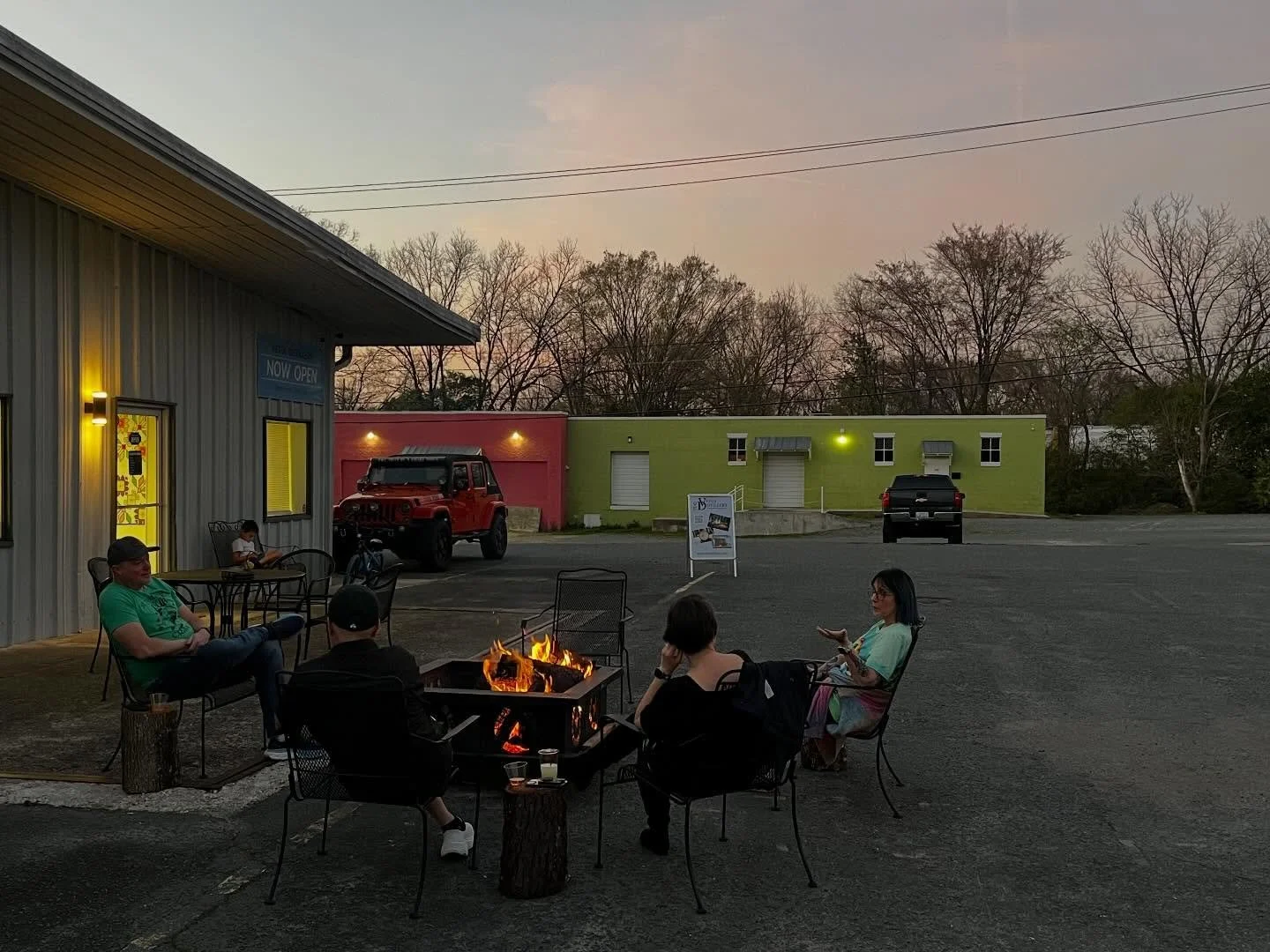 🍀 St. Pat&rsquo;s bar crawl is in full swing 🍀
If your feet feel tired, come sit by the fire with us 🔥 Craft cocktails, flights, and pours 🥃🍹
Bring food, bring friends, bring good vibes ✨
We are here late 🕰️

#stpattysday☘️ #monroenc #localbusi