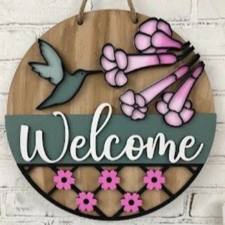 This Sunday, 5pm - grab your friends and create something beautiful🎨 All supplies included, choice of three door hanger designs.

Book on our website:
www.vetusdistillery.com -> EVENTS

See you Sunday!🌷