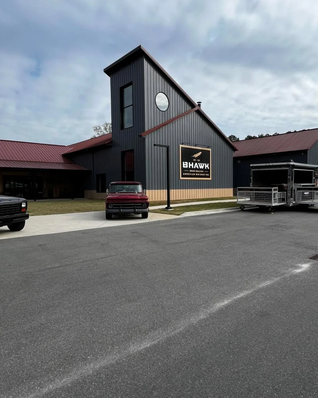 🚙Arrived in Southern Pines for spring DANC meeting and annual elections. First time here. Beautiful town and amazing distillery 🥃 Looking forward to today ✨

#ncmade #craftdistillery #supportlocal