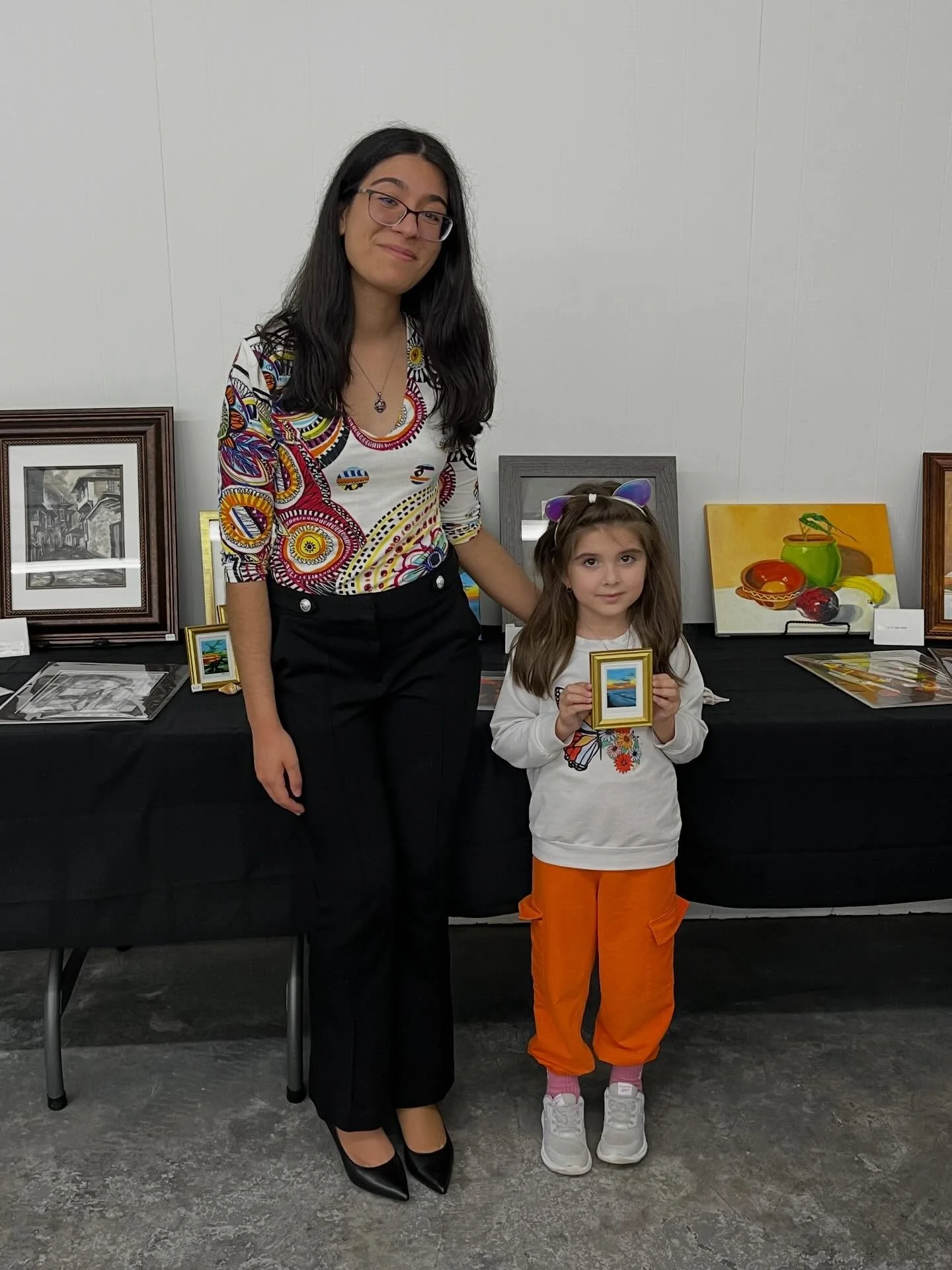 Our first (and youngest) buyer last night 🎨💛
We have more art for you to see today 10-2pm so take a stroll and visit us 🌸

430 Crow St. 

#monroeart #monroenc #supportlocal #artist