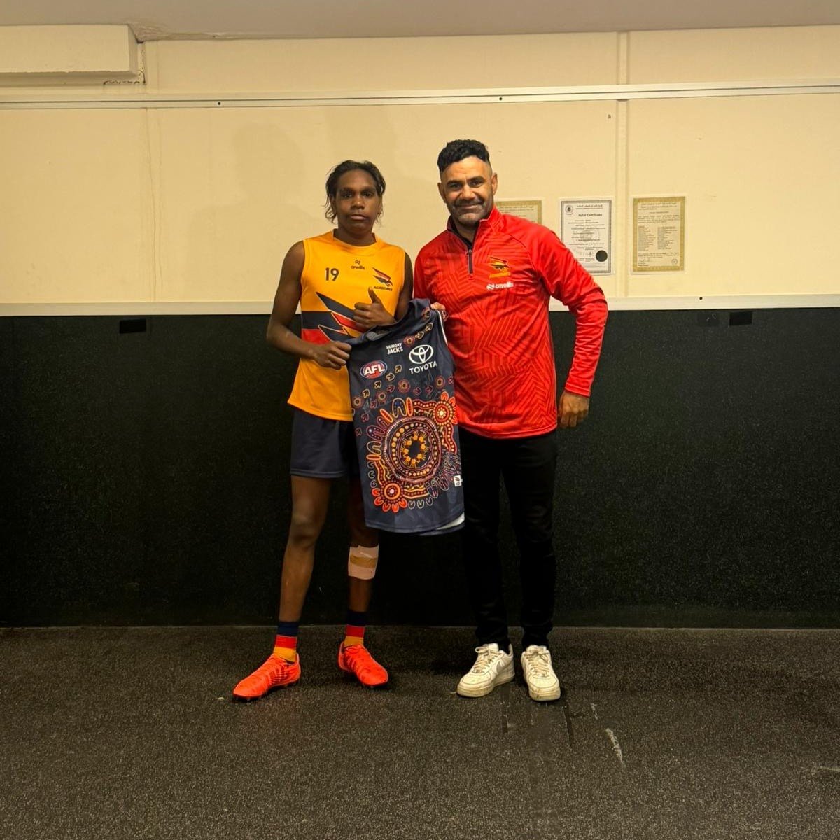 Game day with @adelaide_fc and @eddiebettsfoundation ! The fellas should be very proud of their efforts the last couple of days. Taking risks, meeting new people, speaking up in front of crowds and getting the win on Adelaide Oval. 

Congratulations 