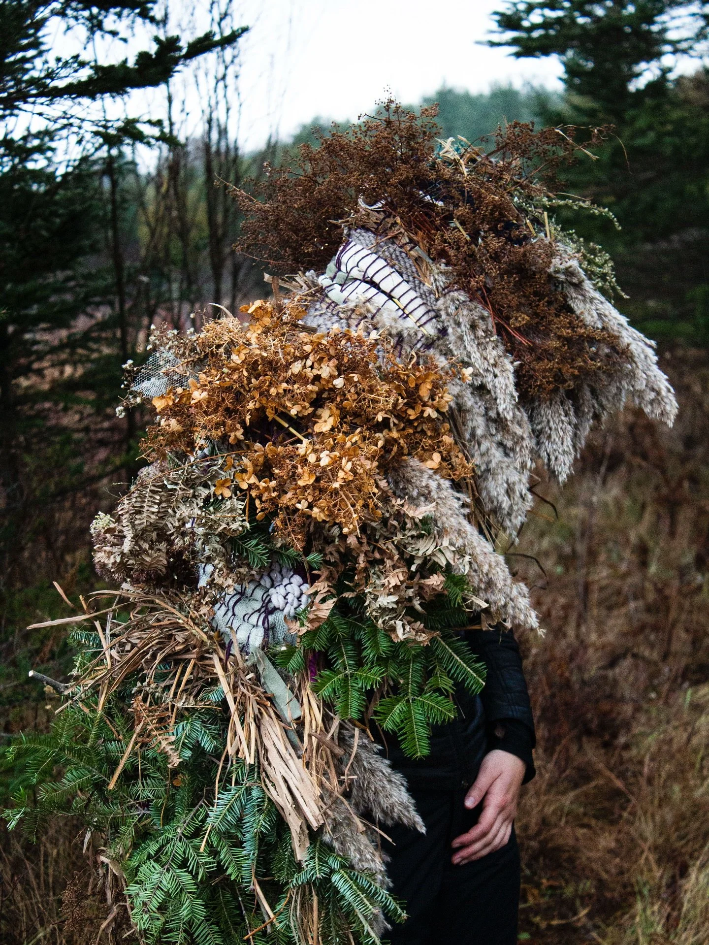 Expo REGARDE! 

Pendant un an, le @quartiercultureldesfaubourgs accueille une magnifique exposition commissari&eacute;e par @mariannecloutierdespres , r&eacute;unissant 35 artistes! 

Je crois profond&eacute;ment que l&rsquo;&acirc;me d&rsquo;un quar