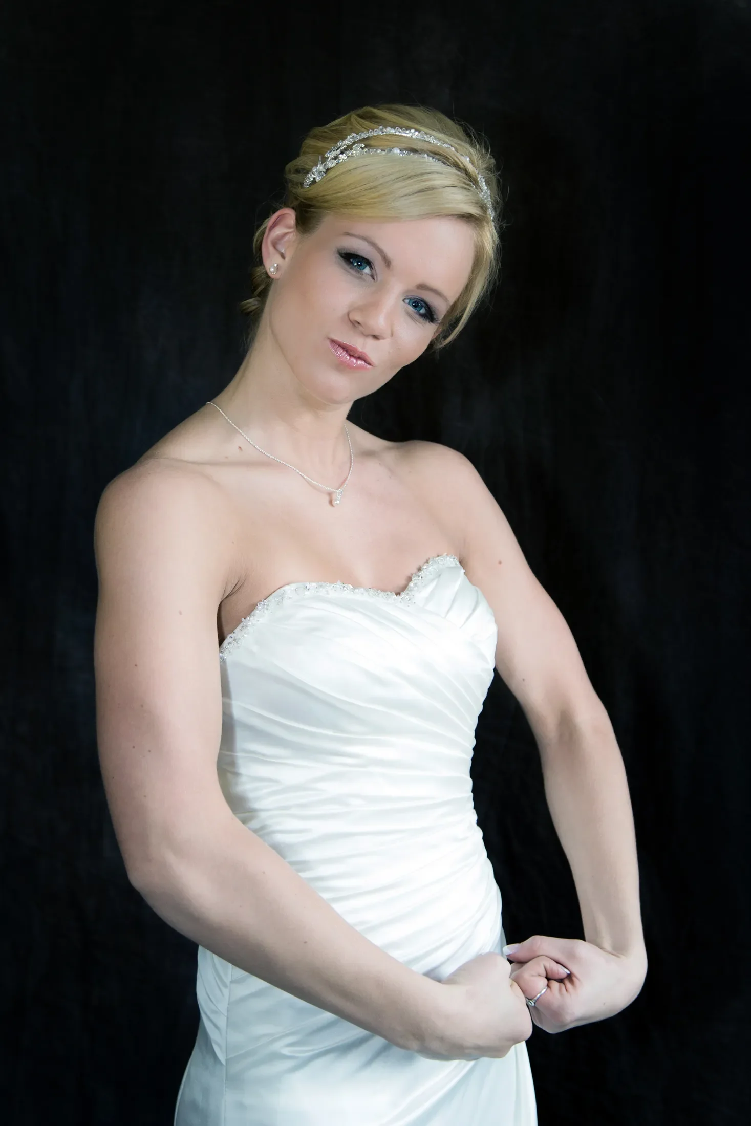 2014-04-29 Hannah Bridal Shoot 6D 5121.webp
