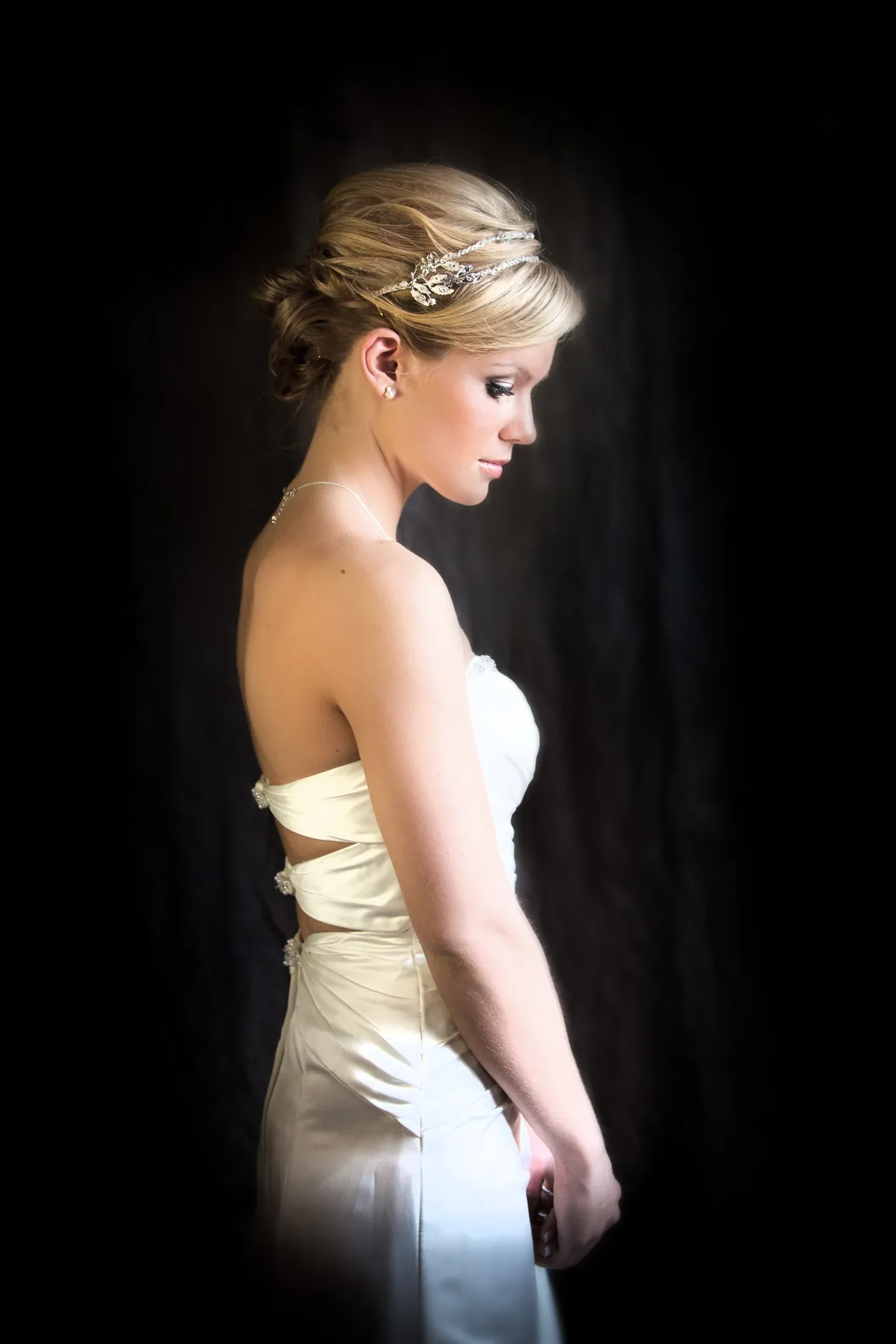 2014-04-29 Hannah Bridal Shoot 6D 5053a LR.webp