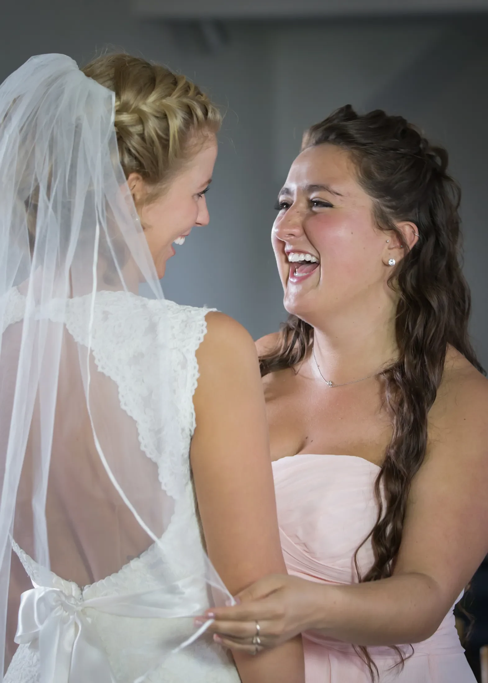 2014-08-30 Zach and Maggie Wedding 069b 6D 2634.webp