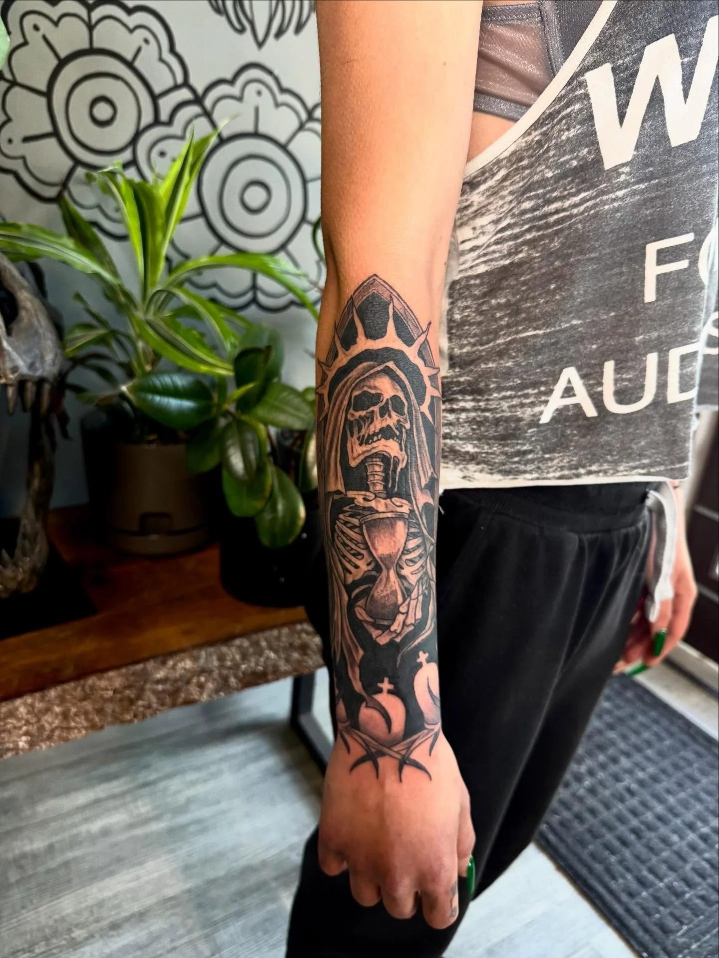 &bull;GRIM REAPER&bull;
-
So stoked on this flash piece I got to do on @abi_galo thank you for grabbing this sick piece! 
-
#forearmtattoo #armtattoo #grimreaper #framed #hourglass #southsurreybc #whiterockbc #surreybc #mapleridgebc #abbotsfordbc #cl