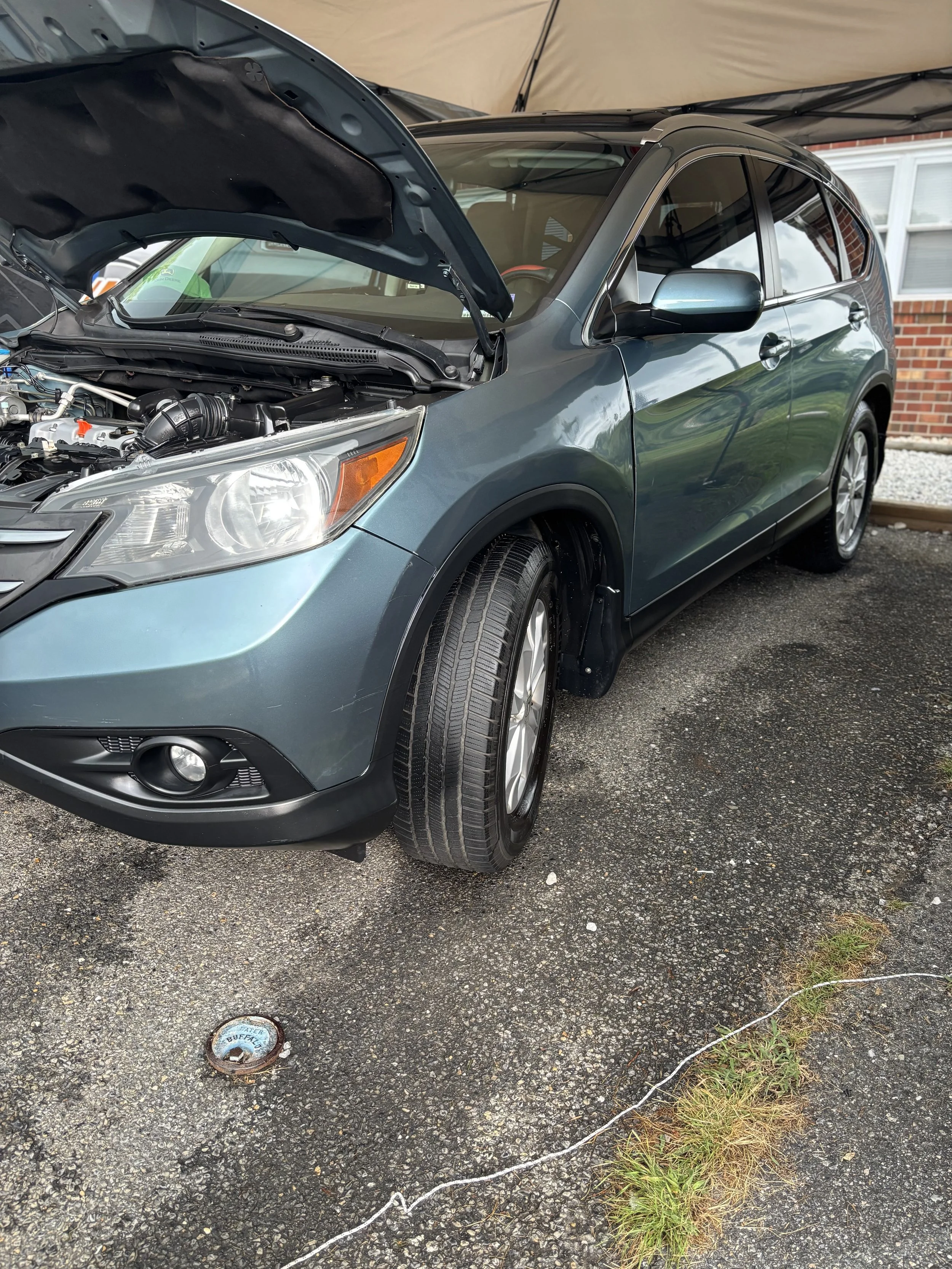 This Honda Pilot received a basic exterior wash.