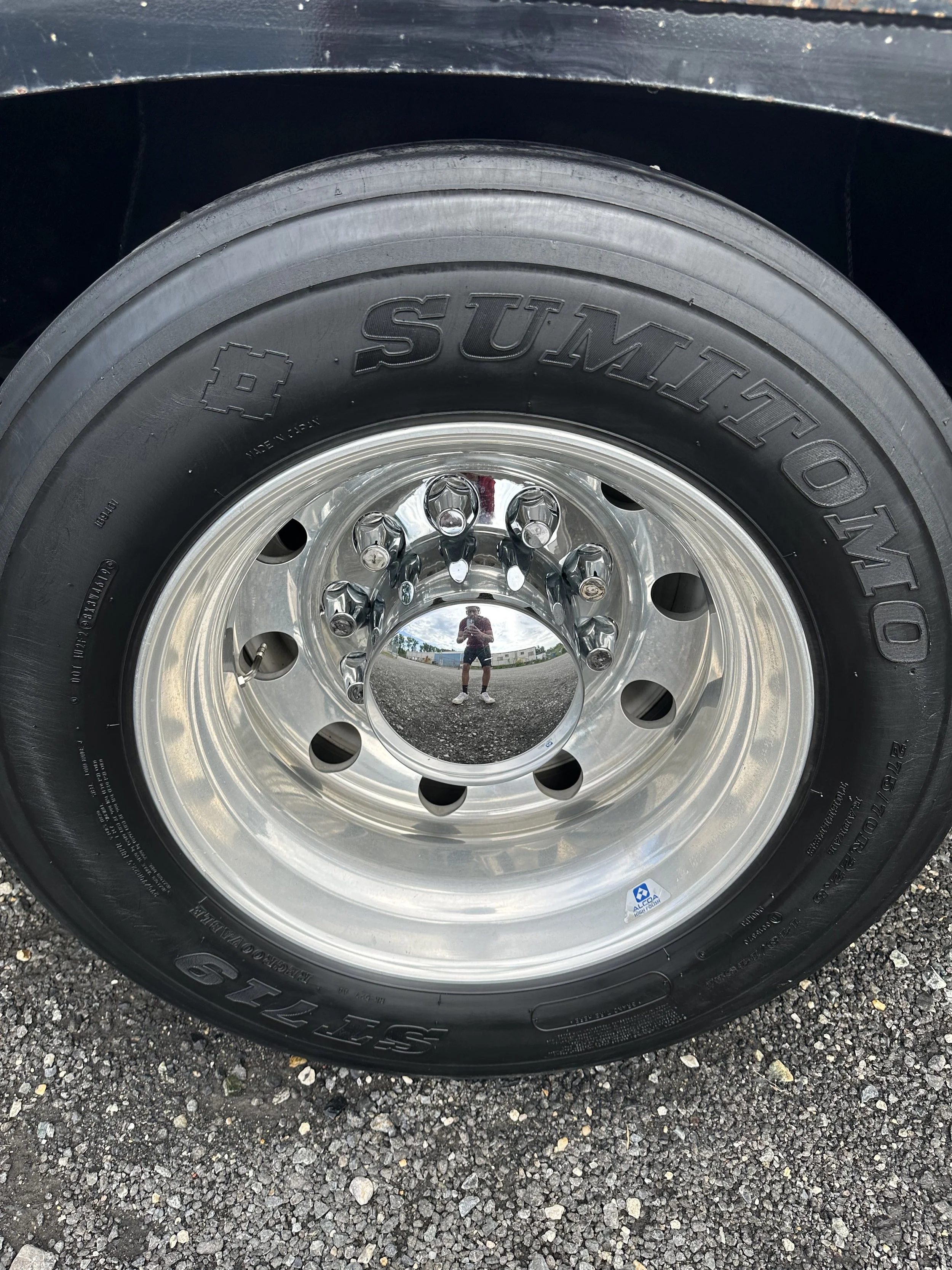 This Peterbilt Truck received a basic exterior and interior detail.