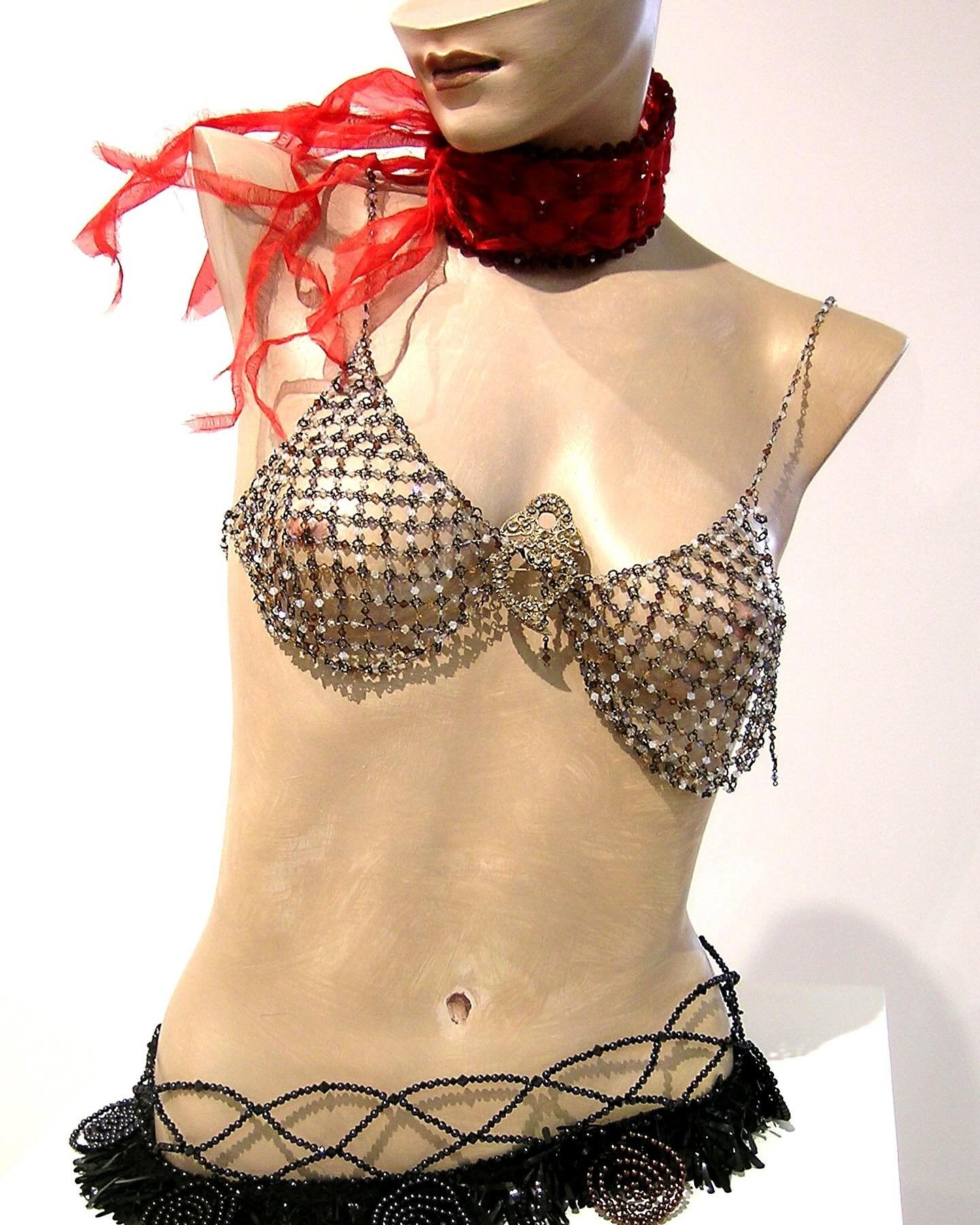 This ensemble was for an exhibition I curated and organised for Melbourne Fashion week 2006 called &lsquo;Couture Dreaming&rsquo; at the Flinders Lane Gallery Upstairs.
.
This was my exhibit. The &lsquo;Scarrf&rsquo; neckpiece, glass, wire and silk o