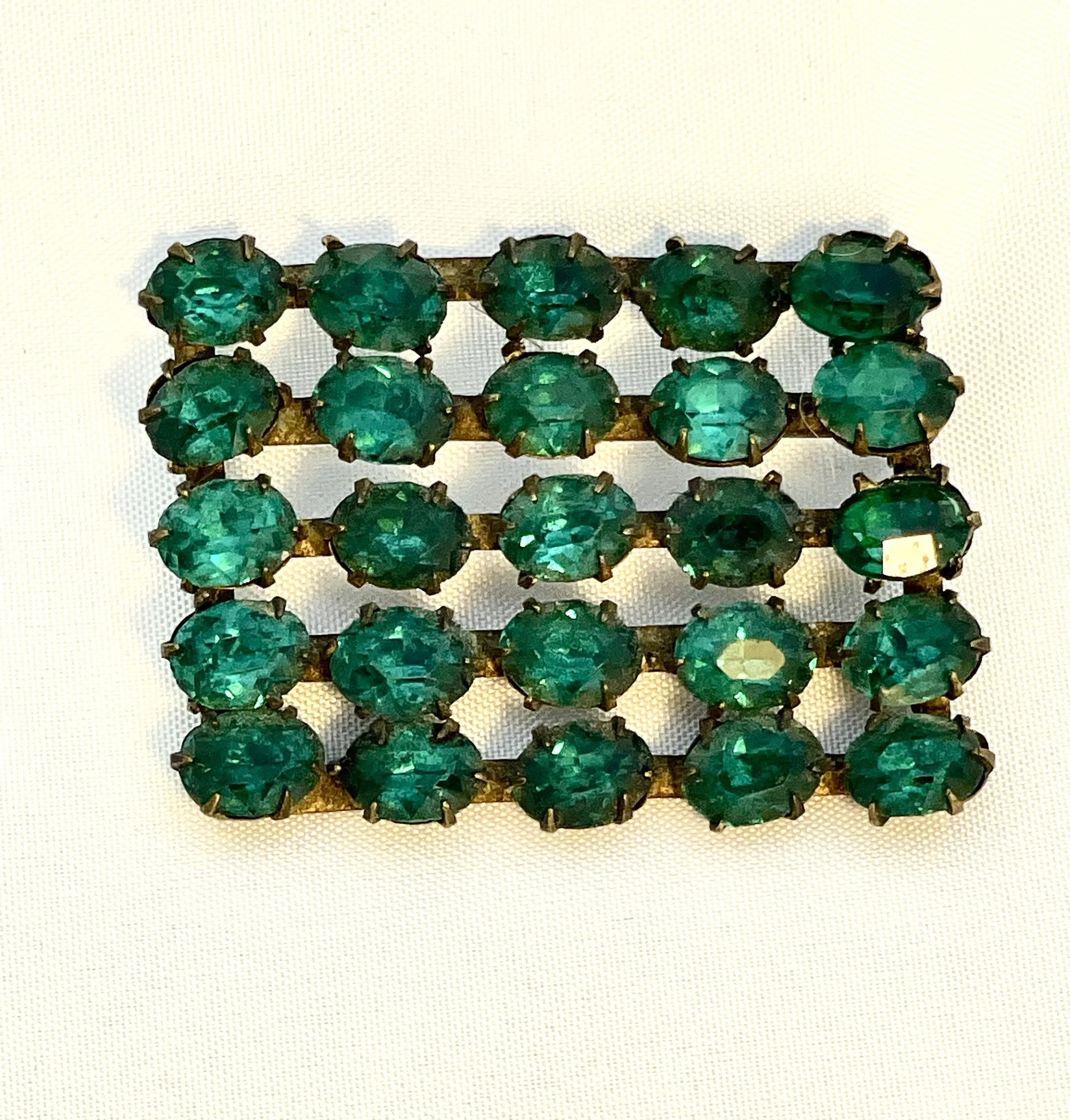 Twenties emerald rhinestone brooch