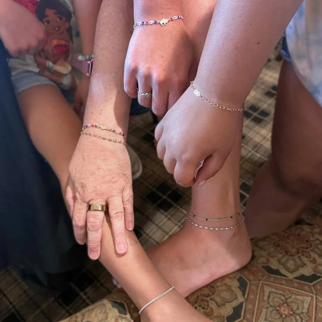 3 generations with permanent jewelry!💕

&bull;
&bull;
&bull;
&bull;
&bull;
#permanentjewelry #customjewelry #foreverjewelry #jewelry #welded #buffalony #716