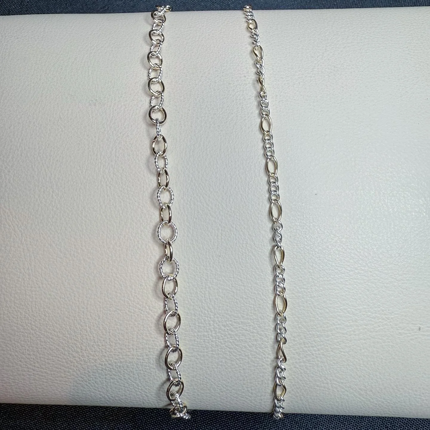Can&rsquo;t decide between gold and silver? Why not get both! Here&rsquo;s a sneak peek at some of our mixed-metal chains 👀

&bull;
&bull;
&bull;
&bull;
&bull;
#permanentjewelry #customjewelry #foreverjewelry #jewelry #welded #buffalony #716