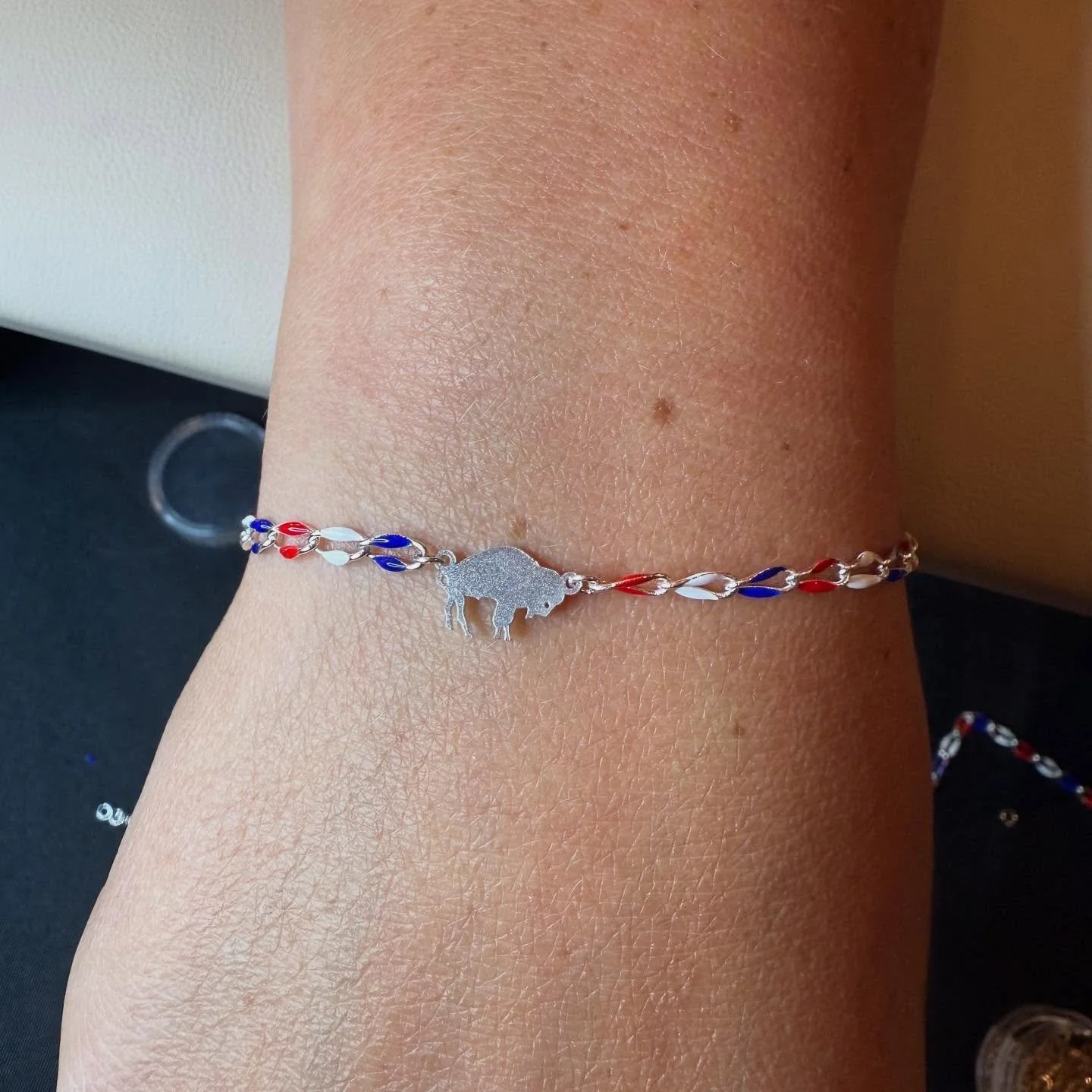 Get ready for football season with our red, white, &amp; blue chains and buffalo connectors! ❤️💙🏈

&bull;
&bull;
&bull;
&bull;
&bull;
#permanentjewelry #customjewelry #foreverjewelry #jewelry #welded #buffalony #716