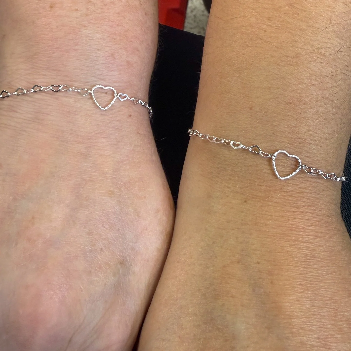This is your sign to get matching permanent bracelets with your bestie! 🫶🏼⚡️
