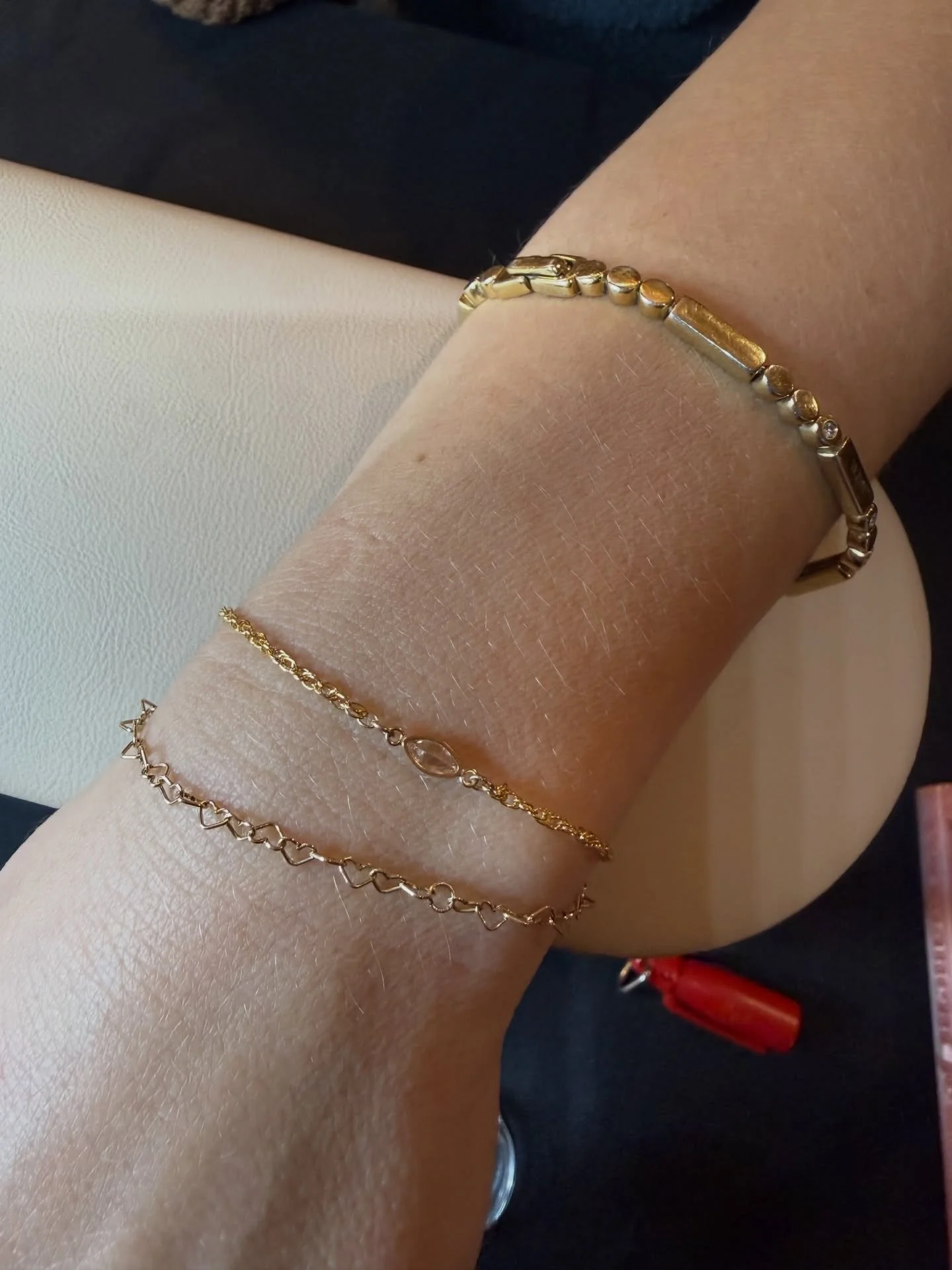 Treat yourself to custom permanent jewelry this holiday season 🎁