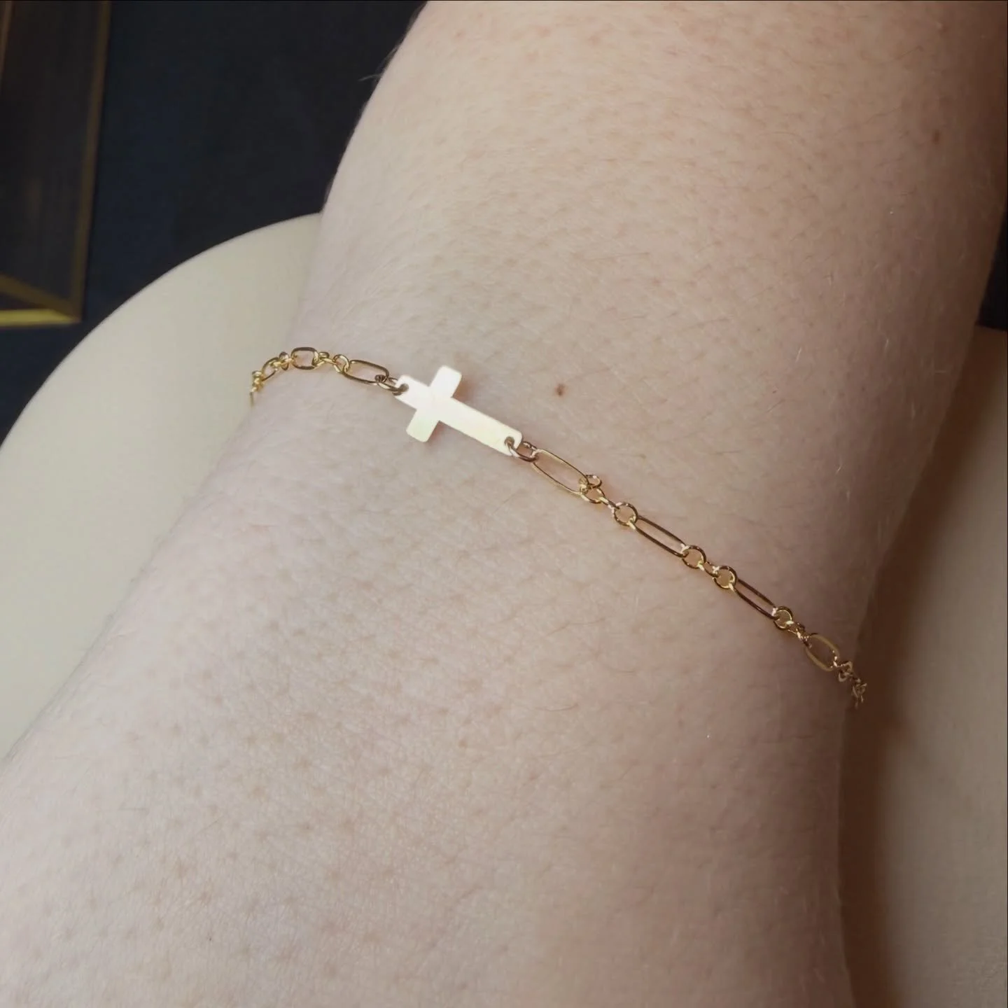 🚨 We will be closed until Tuesday next week! 🚨 But you can still book your permanent jewelry appointments for when we reopen!