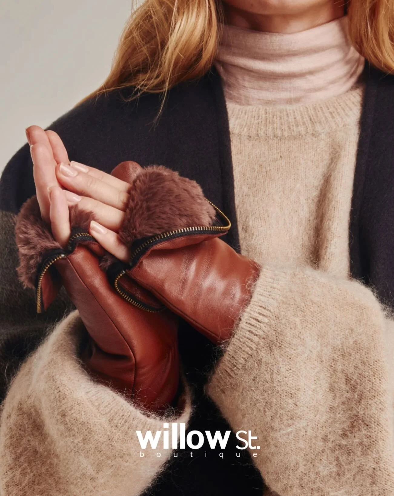 Gifts that feel as good as they look. These soft shearling-lined gloves are the little luxury everyone loves to unwrap. Pair them with your favorite knit and step into the season feeling cozy and chic. Tap to shop.

#shopwillowst #willowstgifts #holi