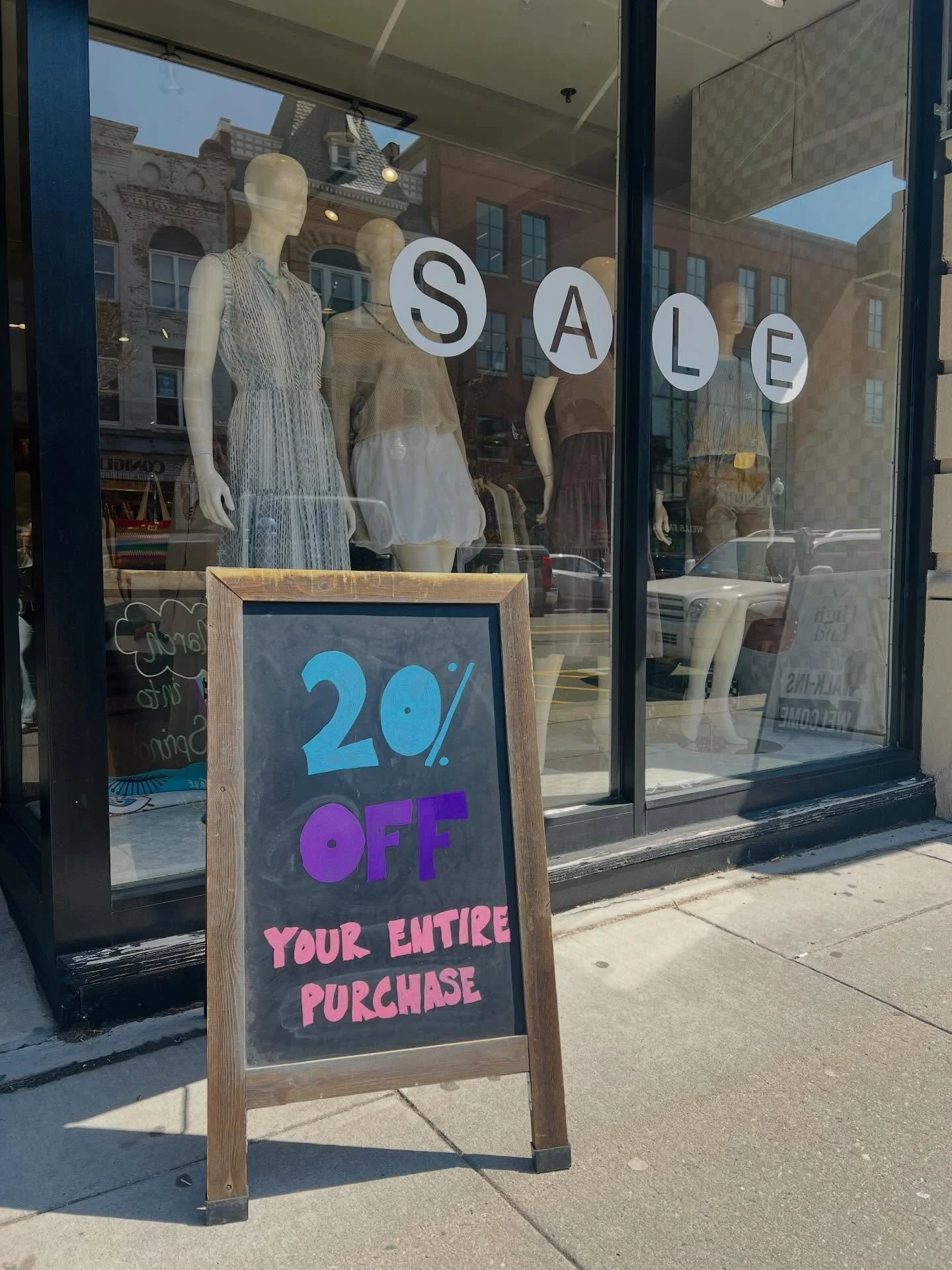 L A S T  D A Y  20% O F F! 🛍️💚

#shopwillowst #sale #retailtherapy #shopsmall #fridayfeels