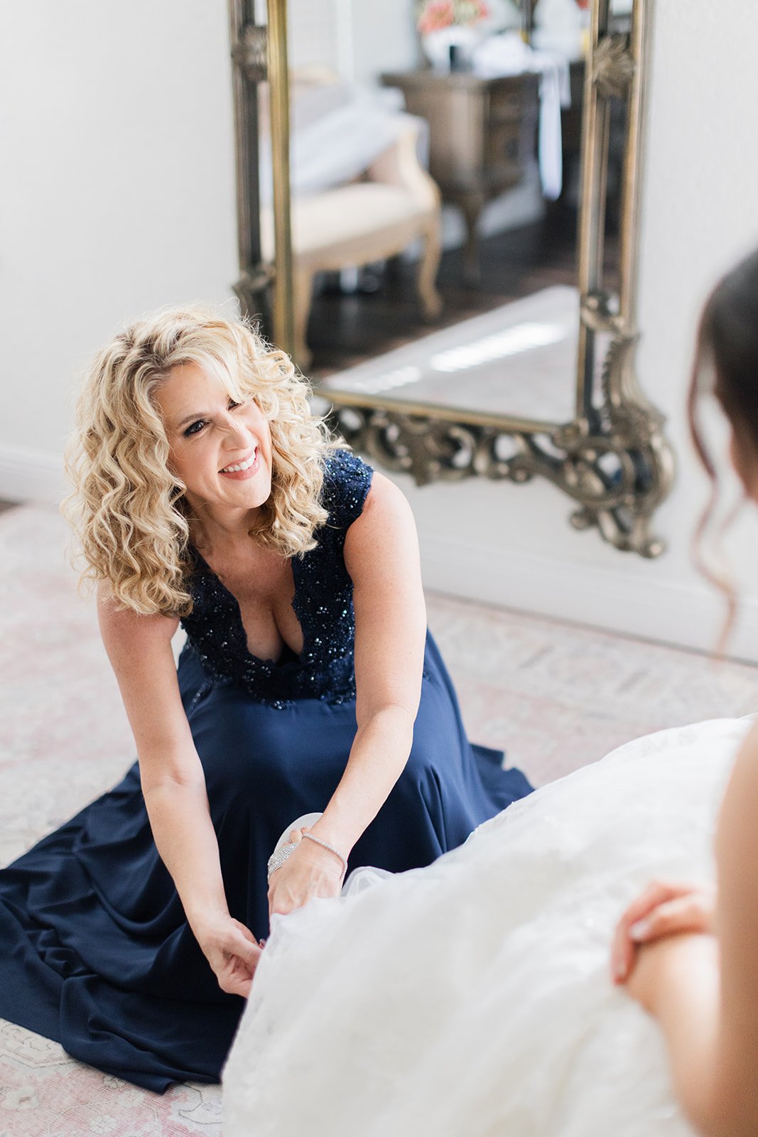 Kristine&Alex-BrideGettingReady8168-230217-84.jpg