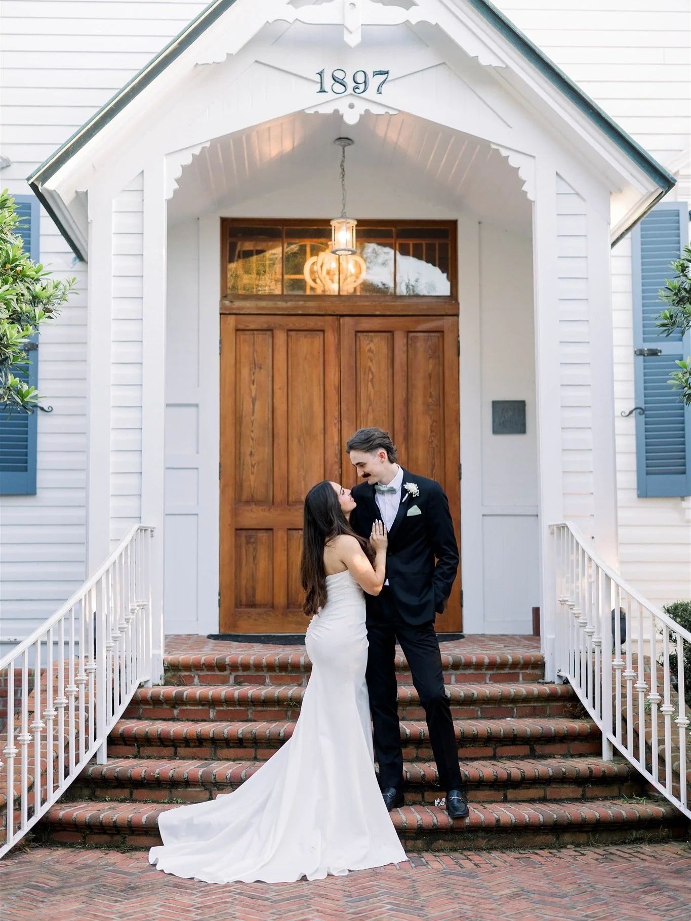Yesterday was filled with so many emotions! The happiest tears and the sweetest moments 🥹💛 Monica and Jackson&rsquo;s love for each other (and their families!) was so beautifully evident in every part of the day. Grateful I got to capture such a he
