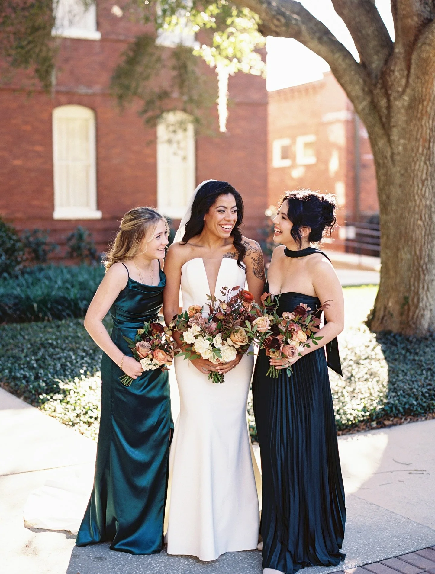 Florals were one of the most important elements of our day, and @baughausshop truly blew me away.

From the ceremony florals lining the aisle to the bouquets that felt effortless and romantic, every piece was intentional and full of life. And the cak