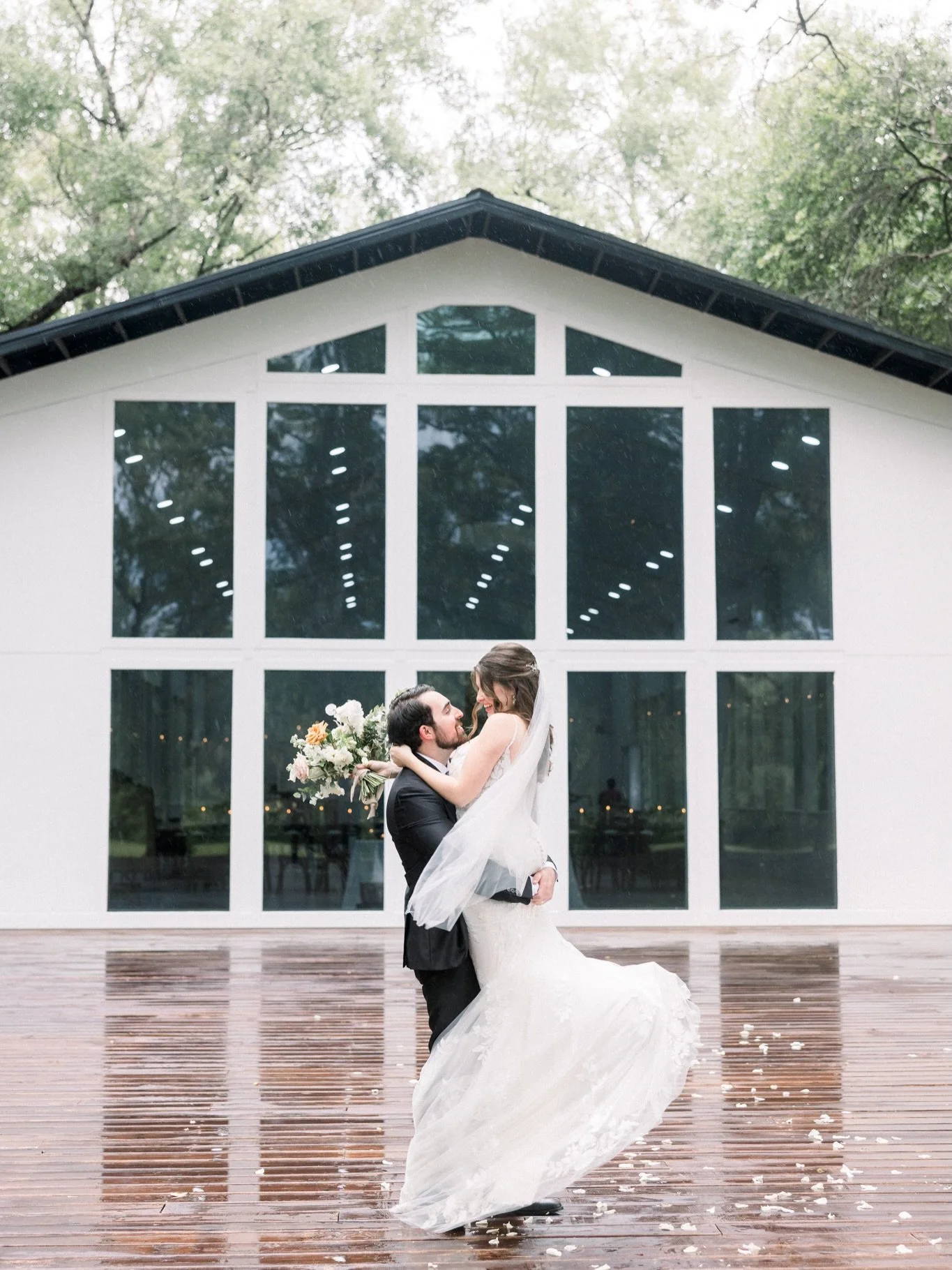 Sunday fun day ✨ soaking up this last slow, cozy week before February kicks off and busy season officially begins. I&rsquo;m feeling so excited for all the sessions, weddings, and stories I get to be part of this year. Beyond grateful for every bit o