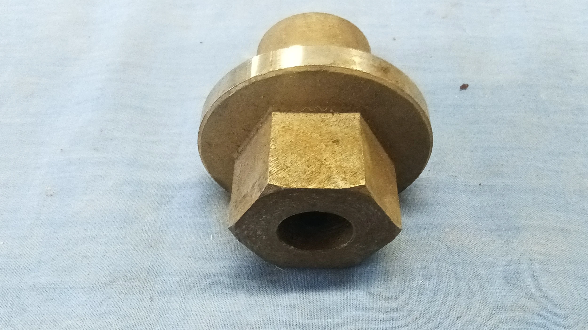 1413944R2 NUT