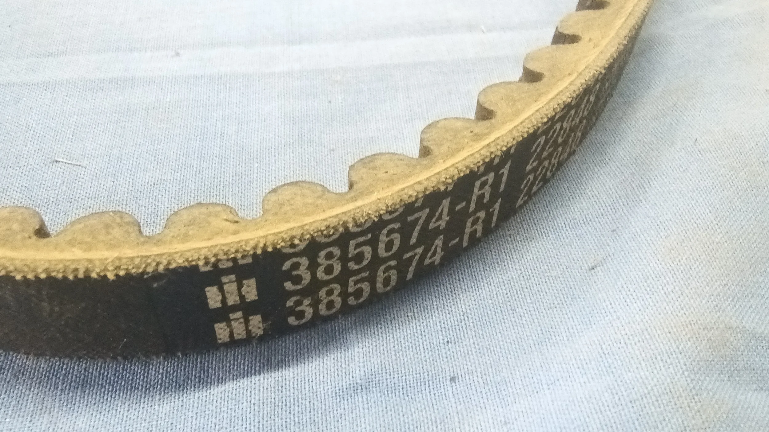 385674R1 BELT VEE