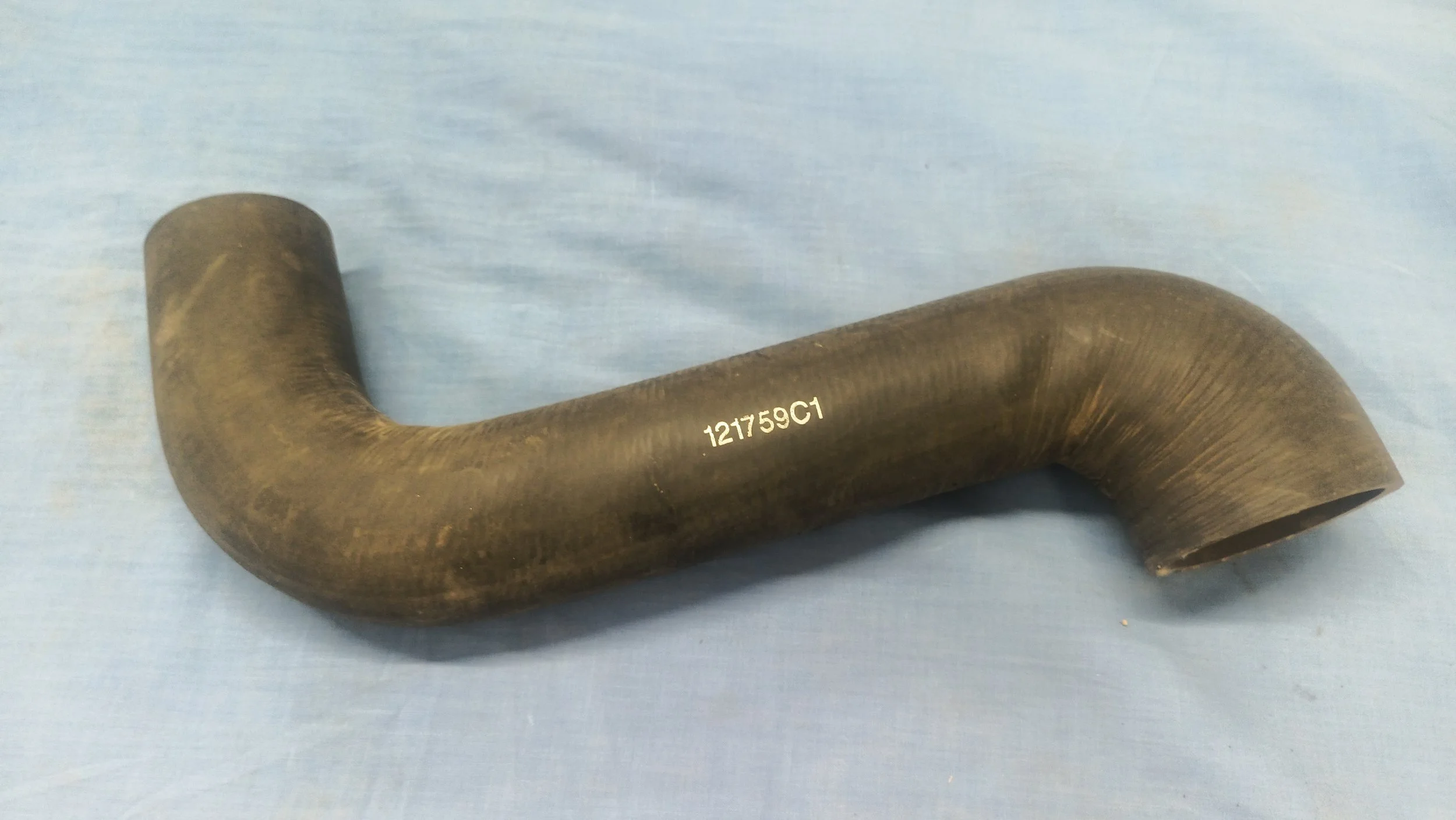 121759C1 BOTTOM RADIATOR HOSE