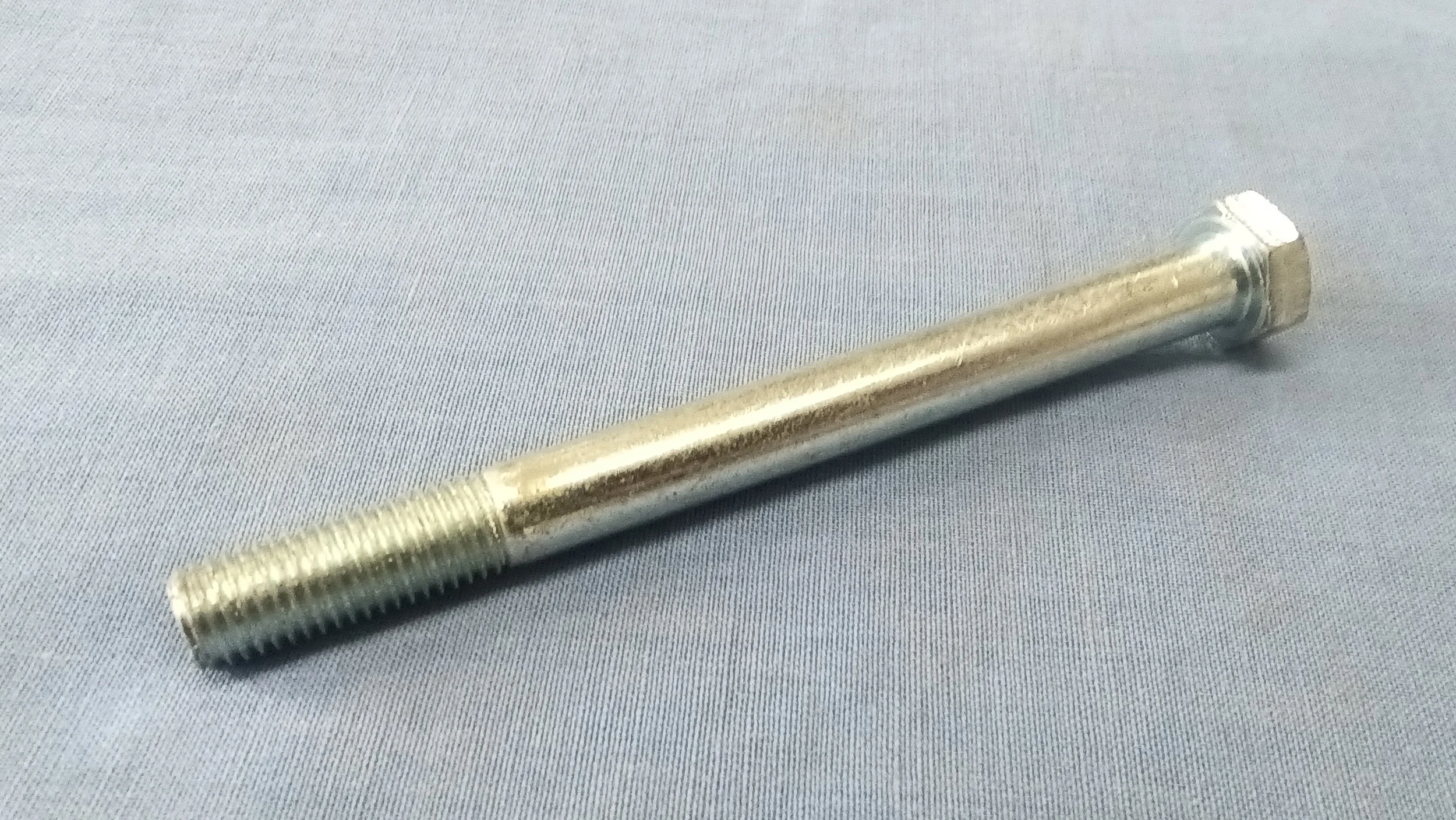 1410922R1 BOLT