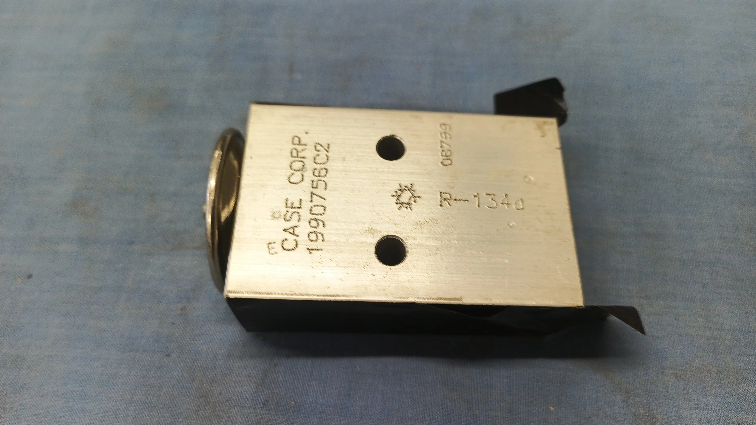 1990756C2 VALVE