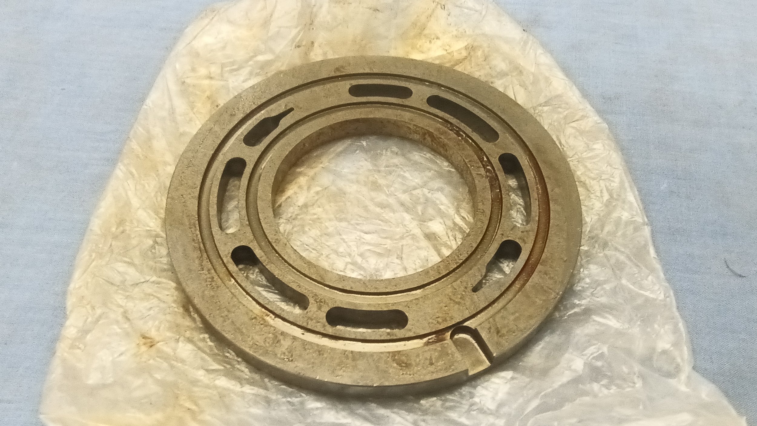 114049C1 PLATE