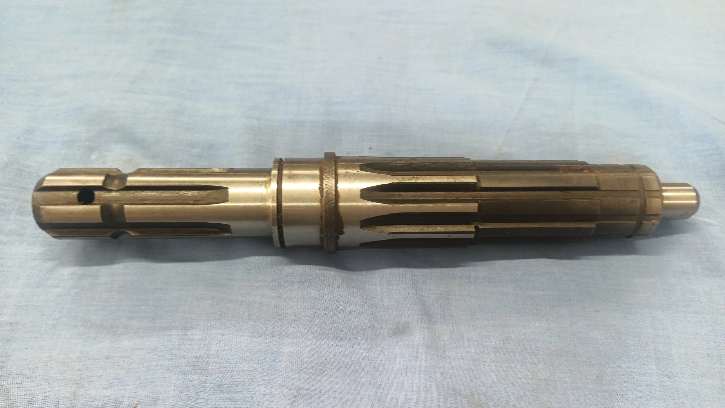 381504R3 SHAFT