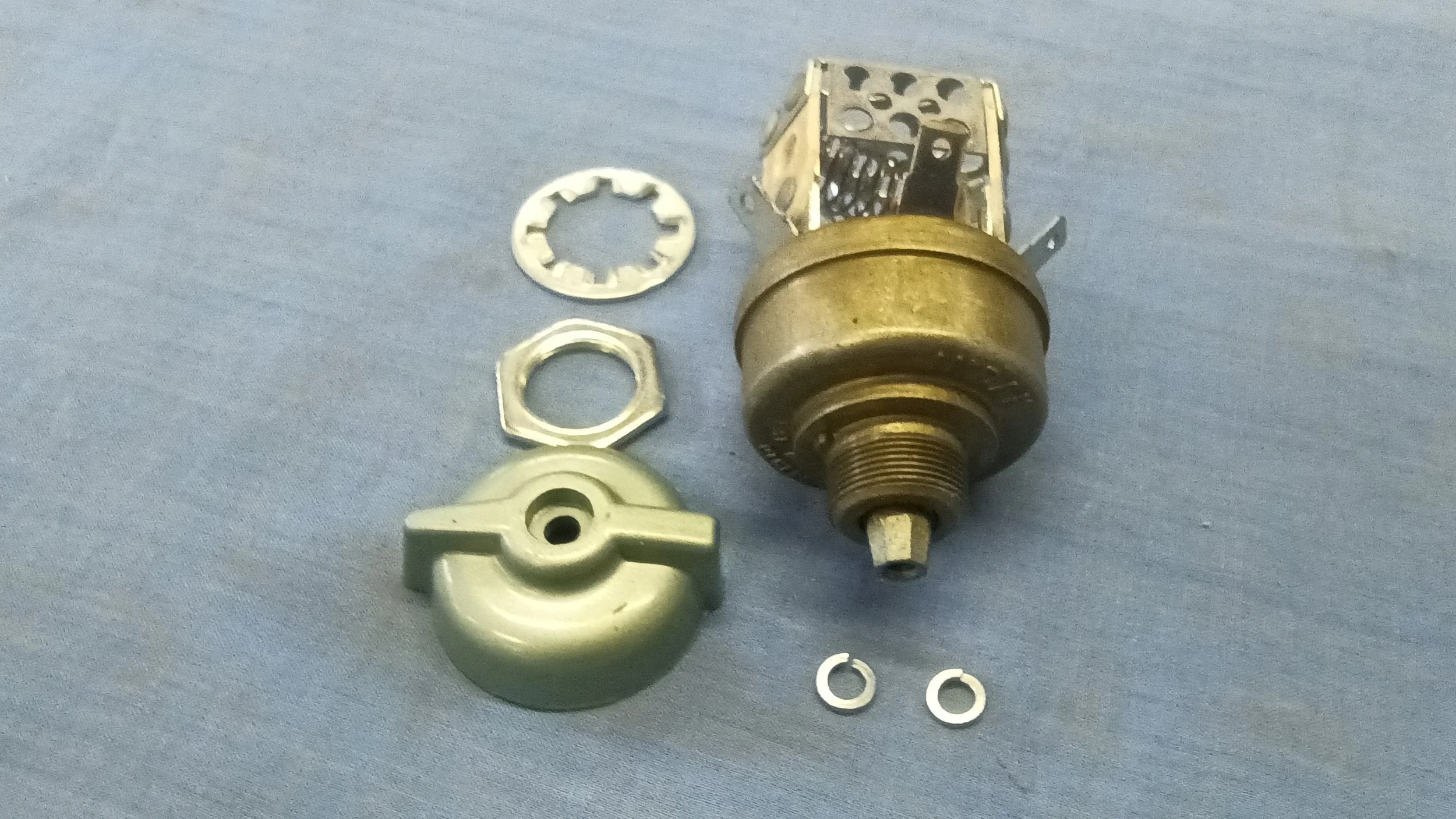 403571R2 SWITCH