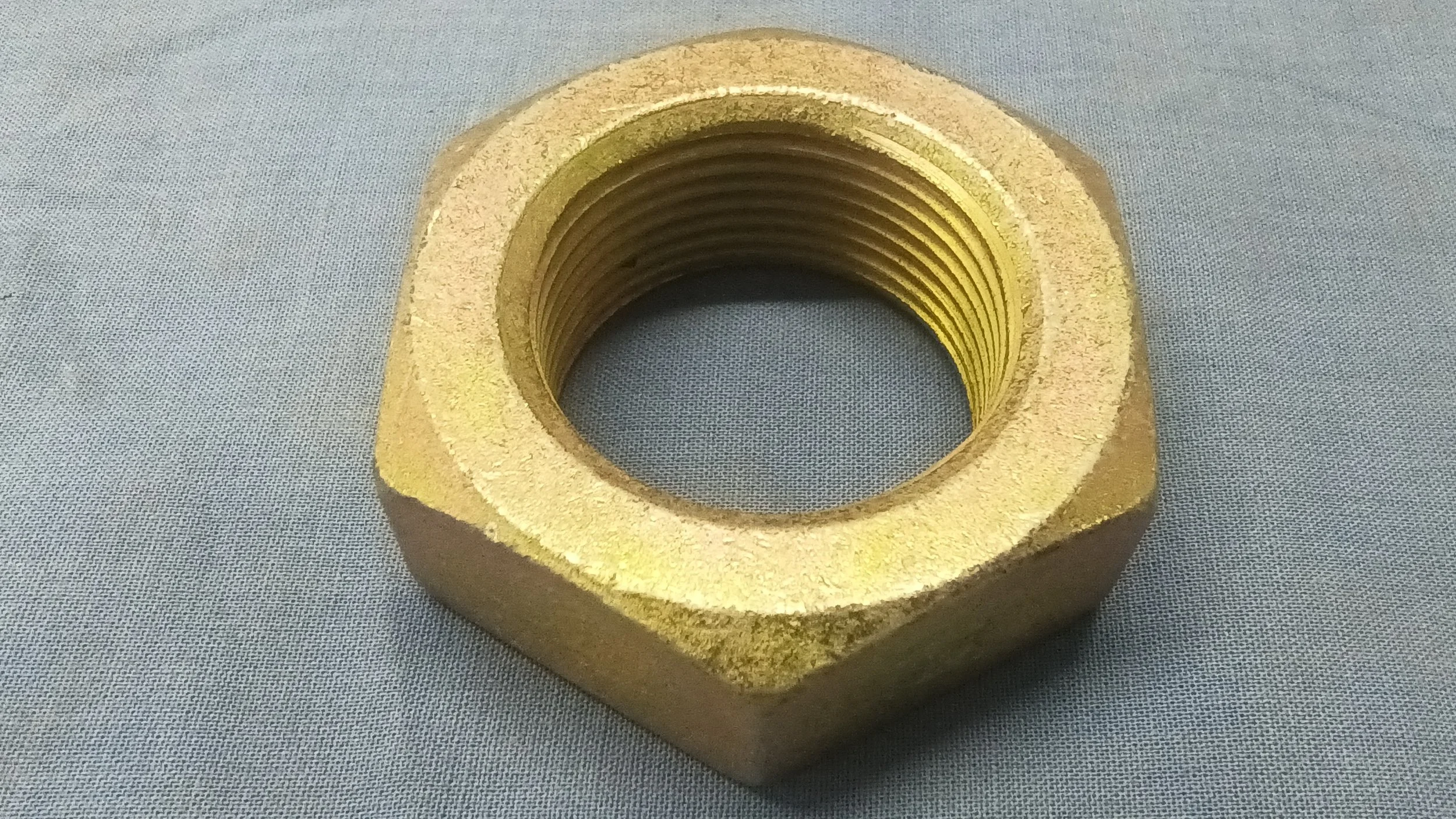 425-1522 NUT