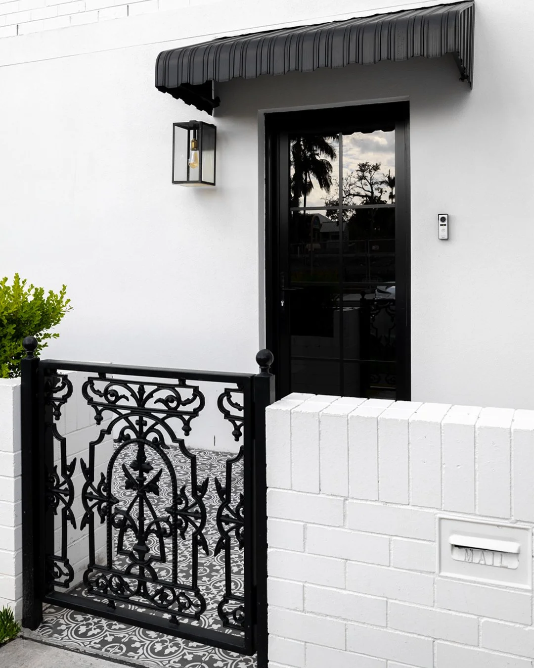 Luxury modern front entrance in Brisbane City.