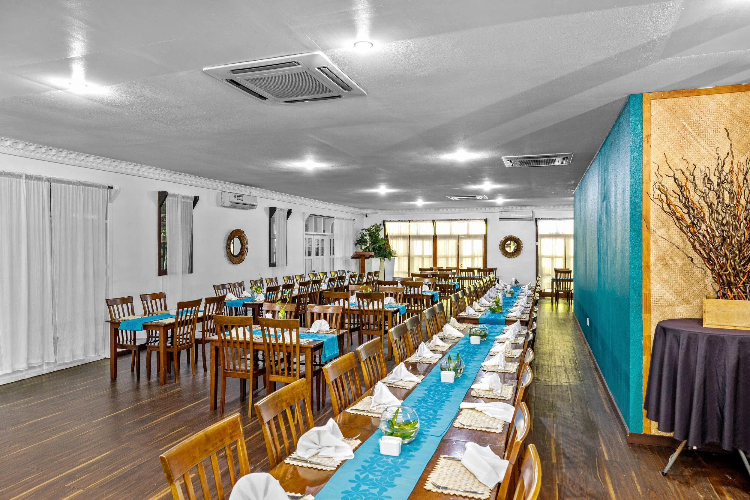 Orator Hotel private dining room location Samoa.