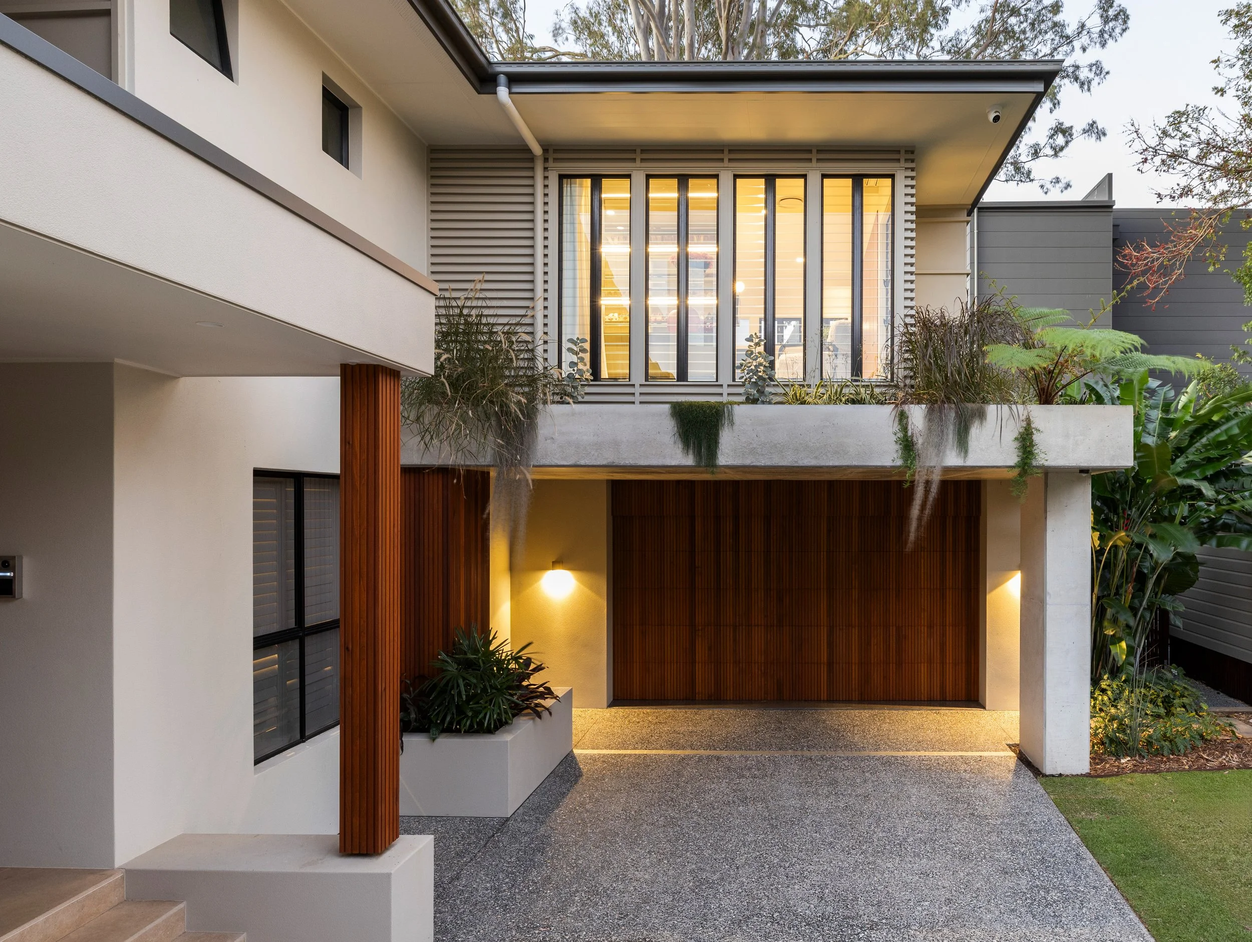 Large extension off a Brisbane property adding a modern luxury bedroom and in-built walk in wardrobe. 