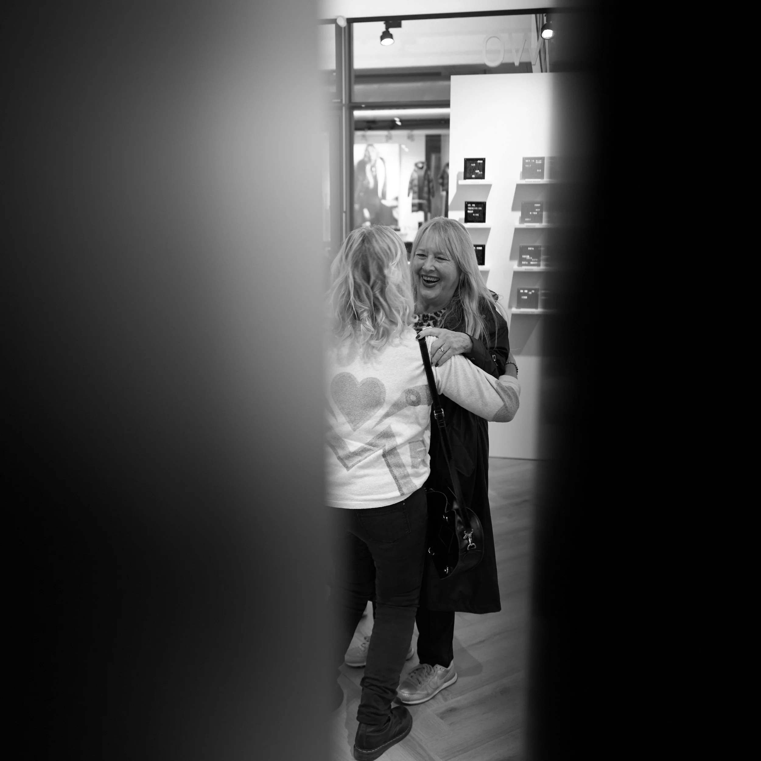 L1013418 qlocktwo store stuttgart X KIWANIS by Markus Schwarz Photos MSP.jpg