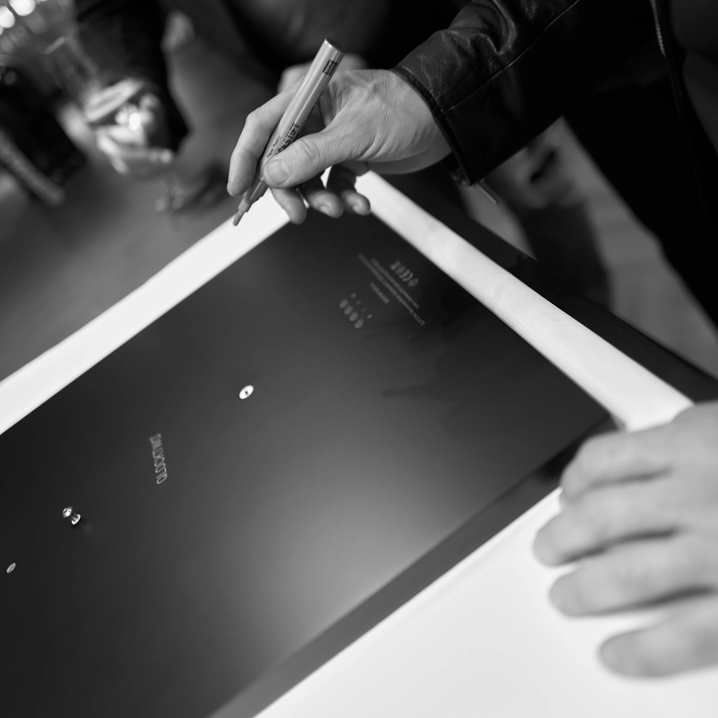 L1013811 qlocktwo store stuttgart X KIWANIS by Markus Schwarz Photos MSP.jpg