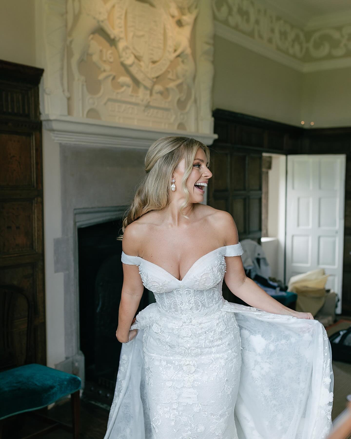 Oh Zara 🤍

Close ups of this absolute QUEEN &amp; the dreamiest dress 🔥

Thankyou so much for dropping this gallery to my Inbox @taylarjaydephotography 🤍 

Makeup by the best @gracesloanmua 🤍

Venue / @dorfold 
Photography / @taylarjaydephotograp
